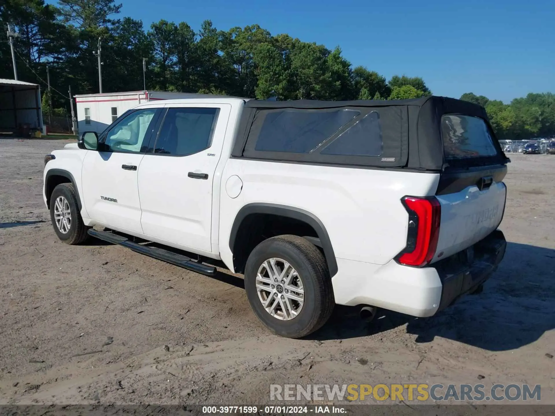 3 Фотография поврежденного автомобиля 5TFLA5AB9PX029246 TOYOTA TUNDRA 2023