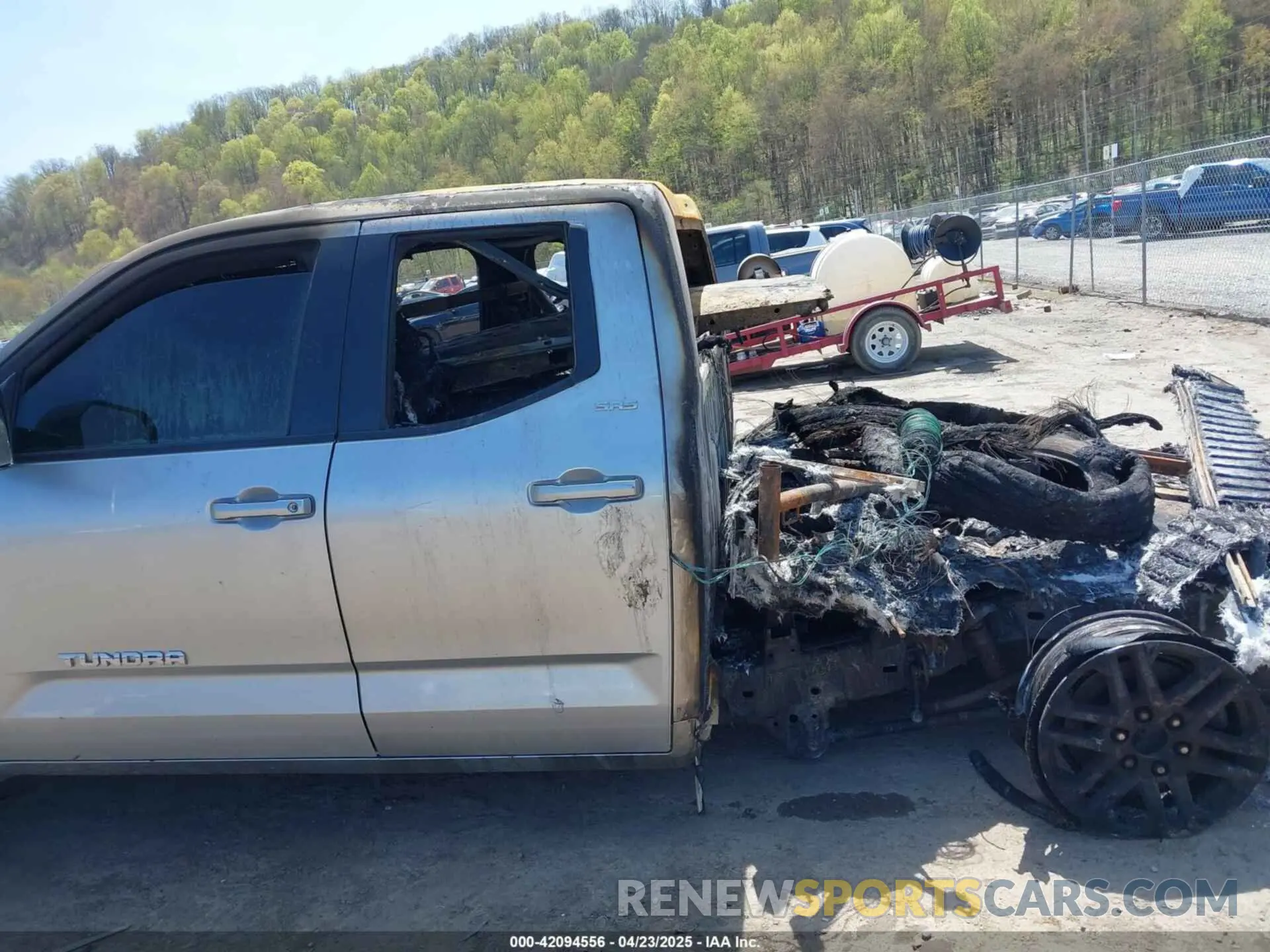 6 Photograph of a damaged car 5TFLA5DA0PX085644 TOYOTA TUNDRA 2023