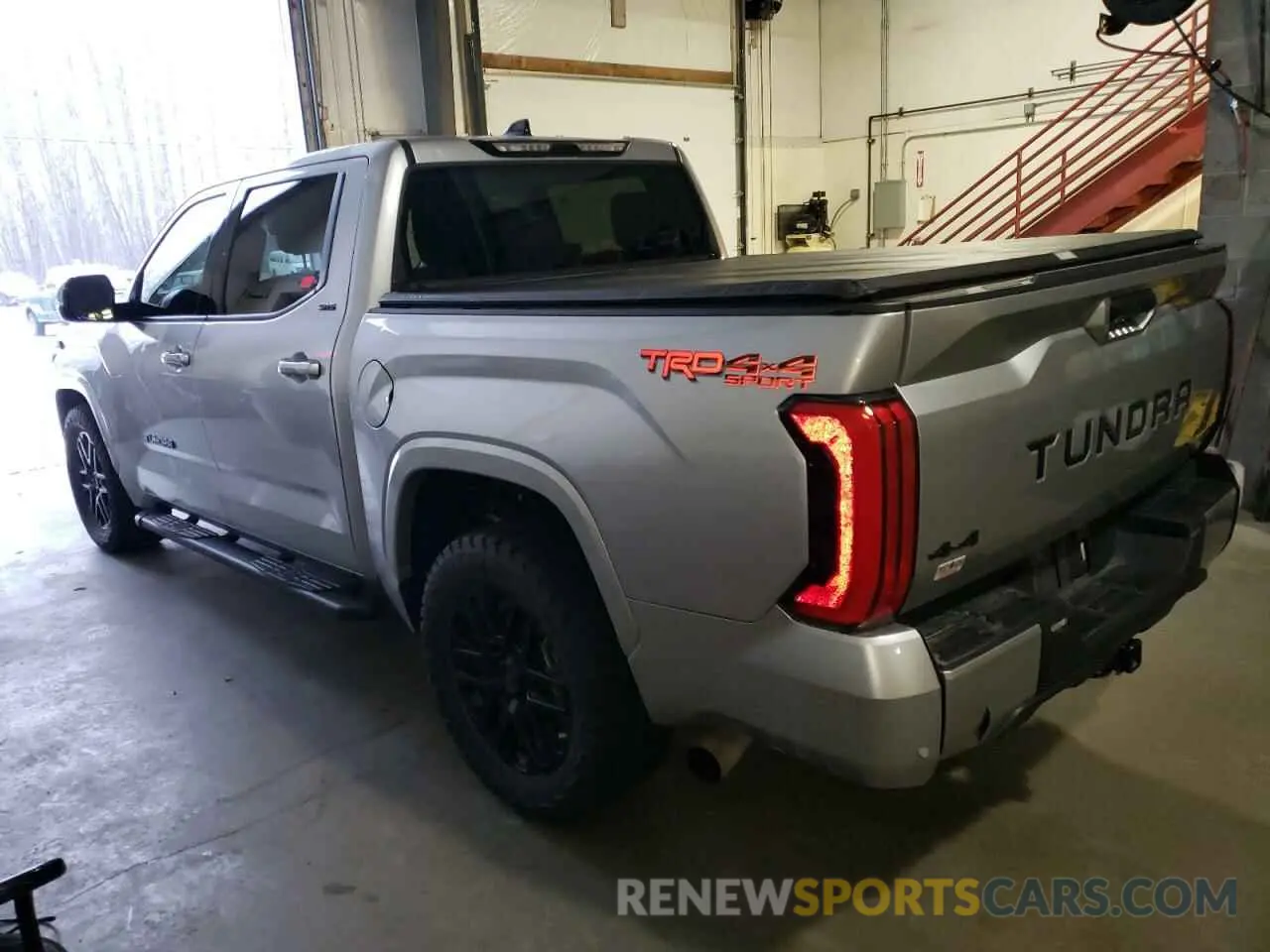 2 Фотография поврежденного автомобиля 5TFLA5DB2PX057563 TOYOTA TUNDRA 2023