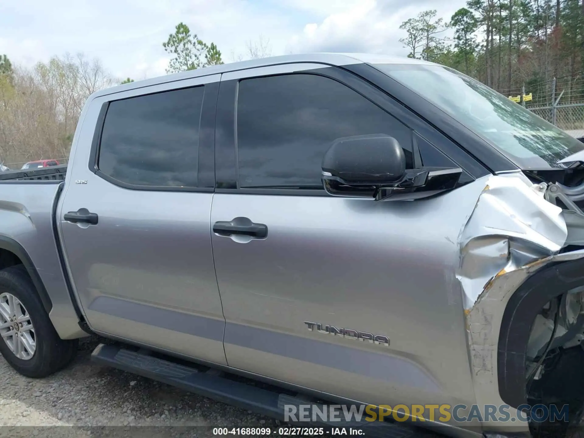 13 Photograph of a damaged car 5TFLA5DB5PX075457 TOYOTA TUNDRA 2023