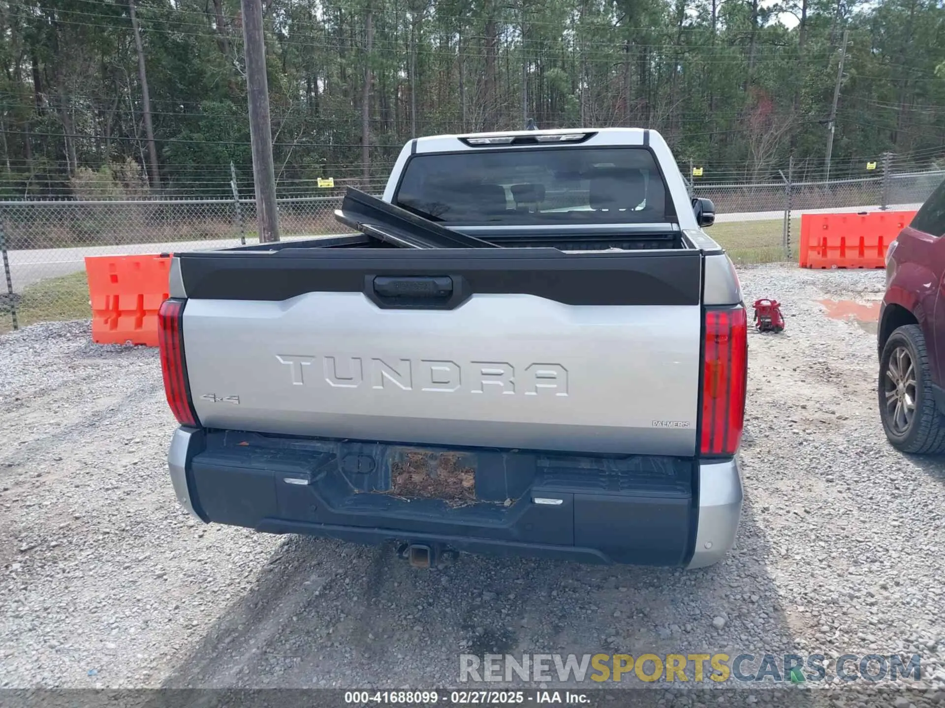 16 Photograph of a damaged car 5TFLA5DB5PX075457 TOYOTA TUNDRA 2023