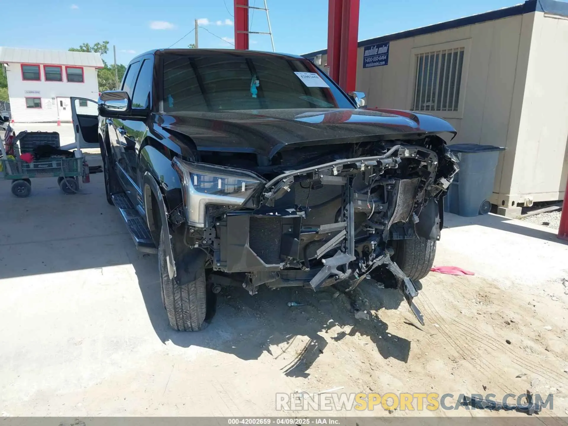 1 Photograph of a damaged car 5TFMA5DB5PX081778 TOYOTA TUNDRA 2023