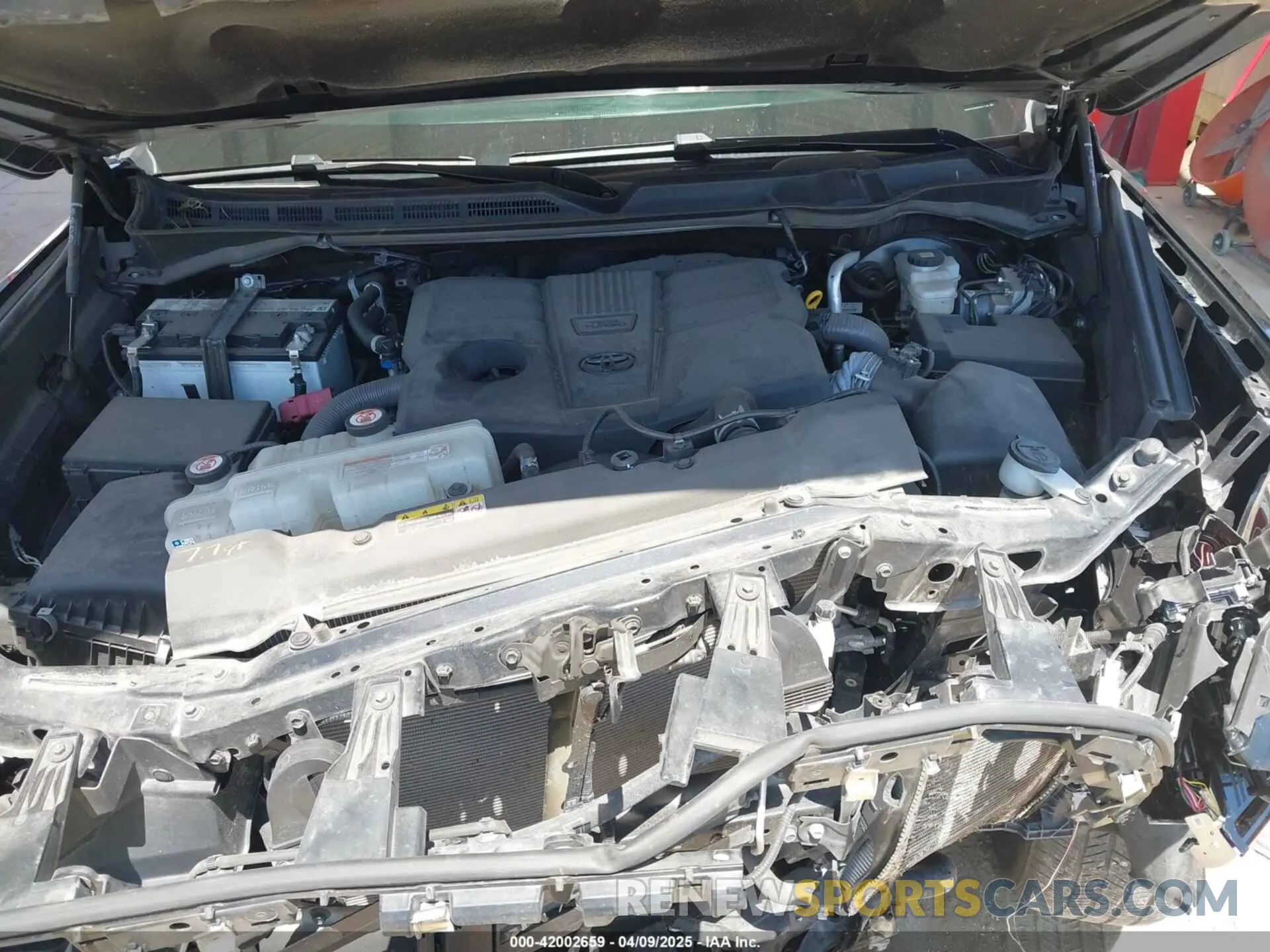 10 Photograph of a damaged car 5TFMA5DB5PX081778 TOYOTA TUNDRA 2023