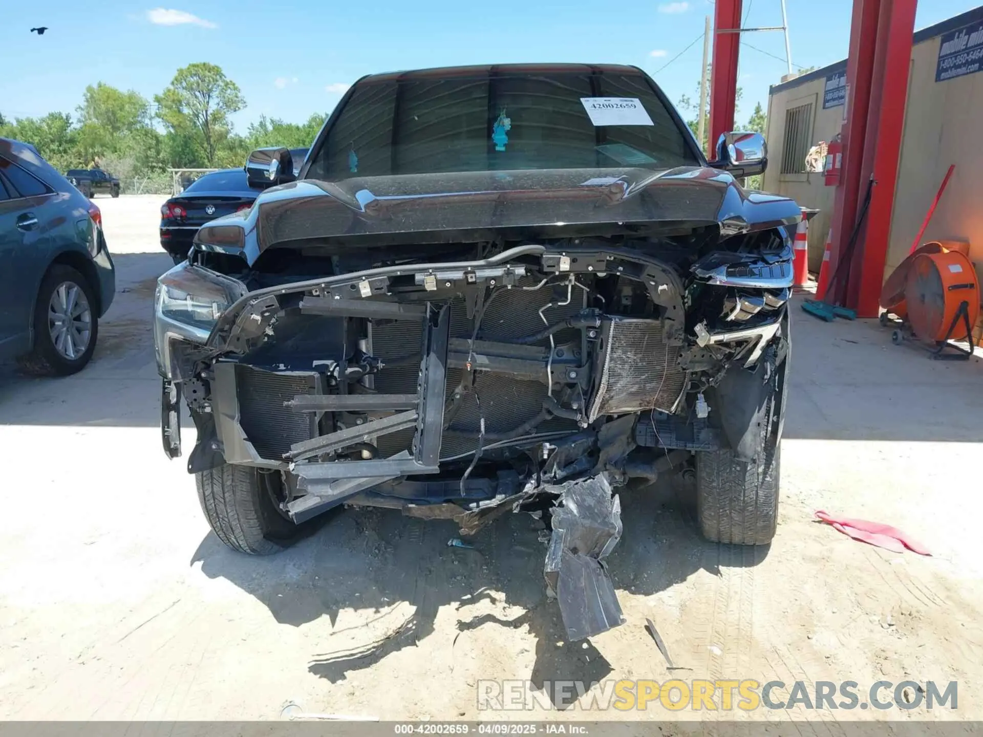 6 Photograph of a damaged car 5TFMA5DB5PX081778 TOYOTA TUNDRA 2023