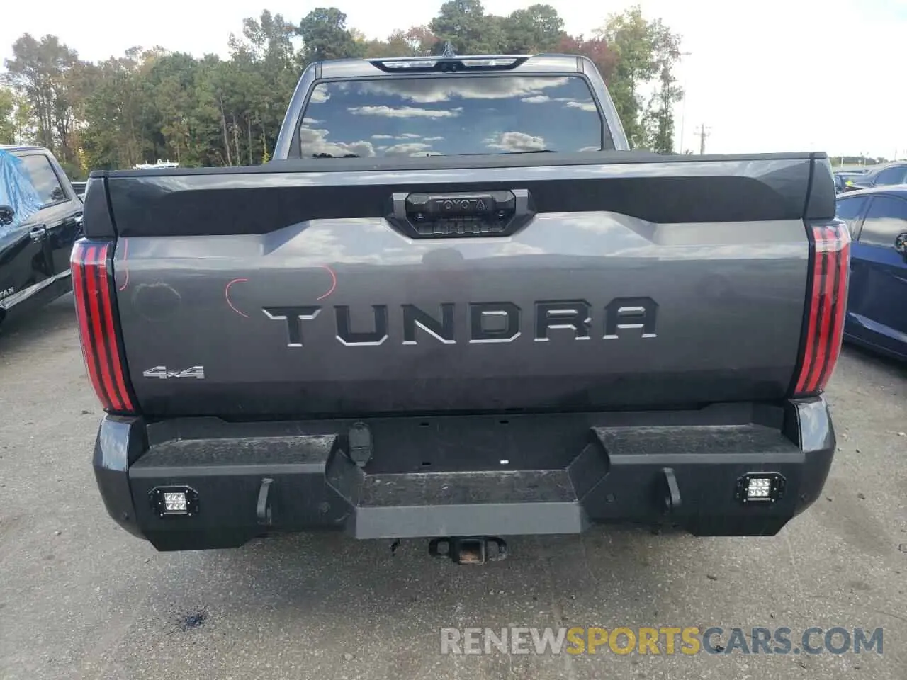 6 Photograph of a damaged car 5TFMA5DBXPX075913 TOYOTA TUNDRA 2023