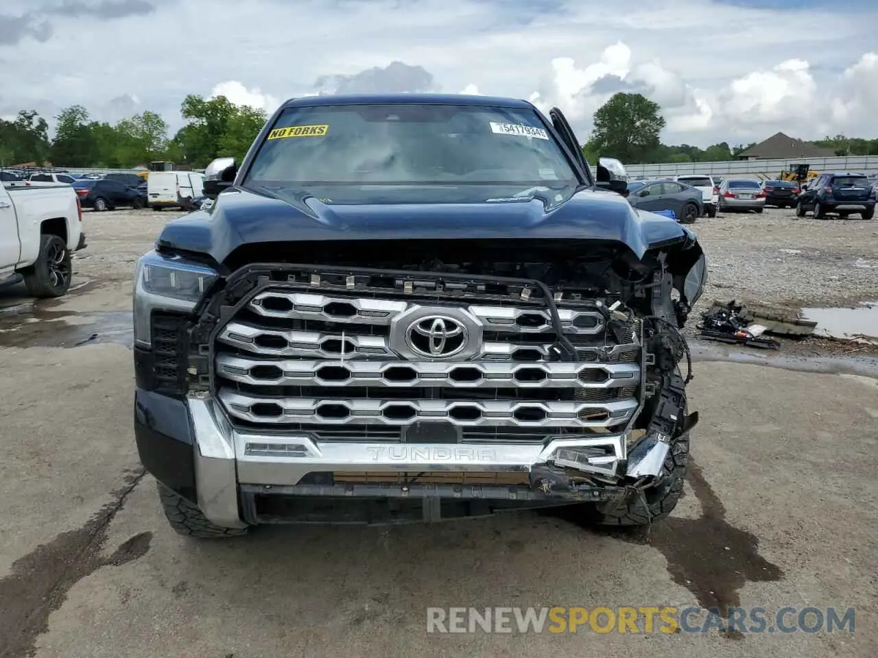5 Photograph of a damaged car 5TFMA5EC3PX015656 TOYOTA TUNDRA 2023