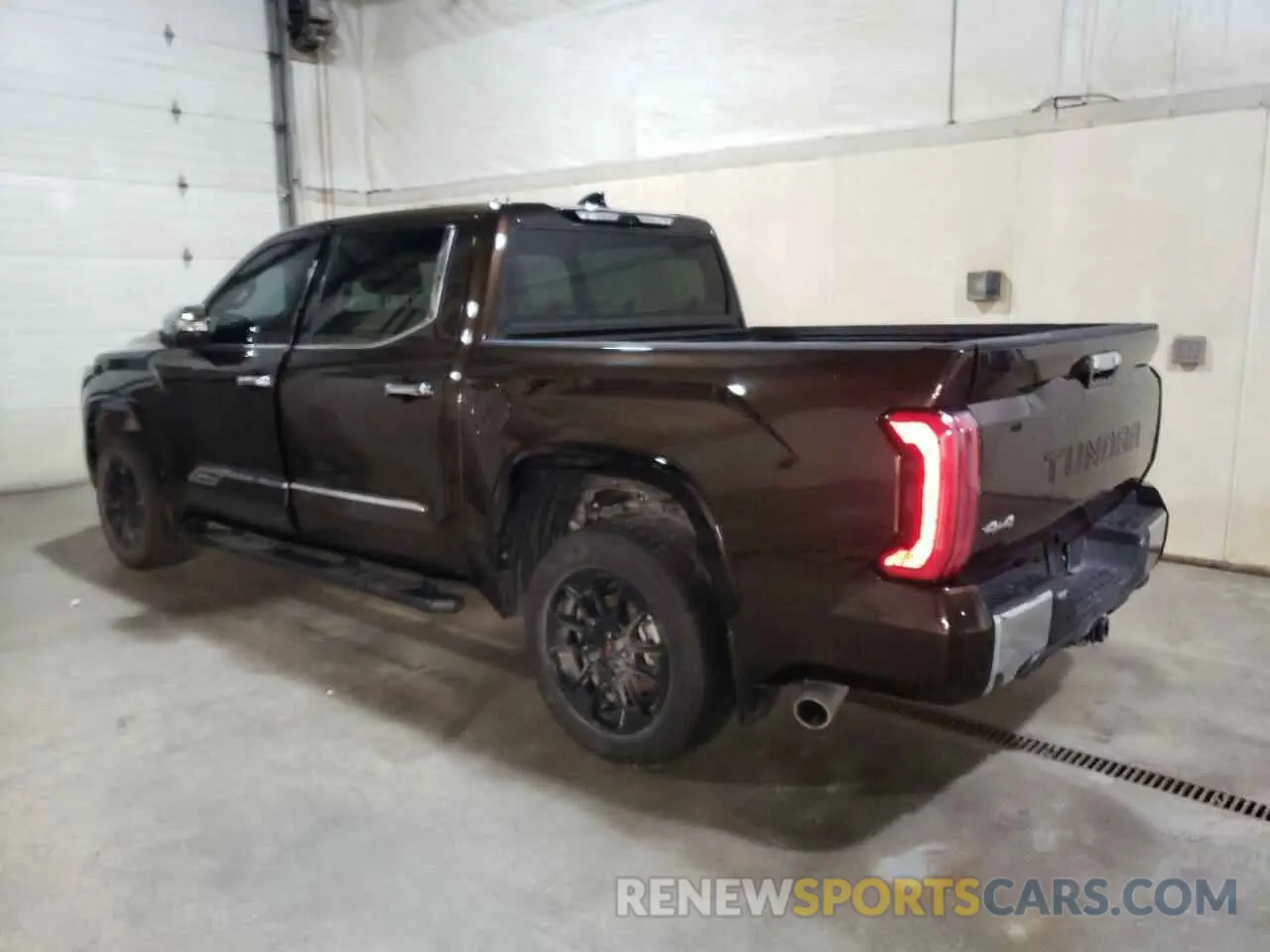 2 Photograph of a damaged car 5TFMC5DB3PX016065 TOYOTA TUNDRA 2023