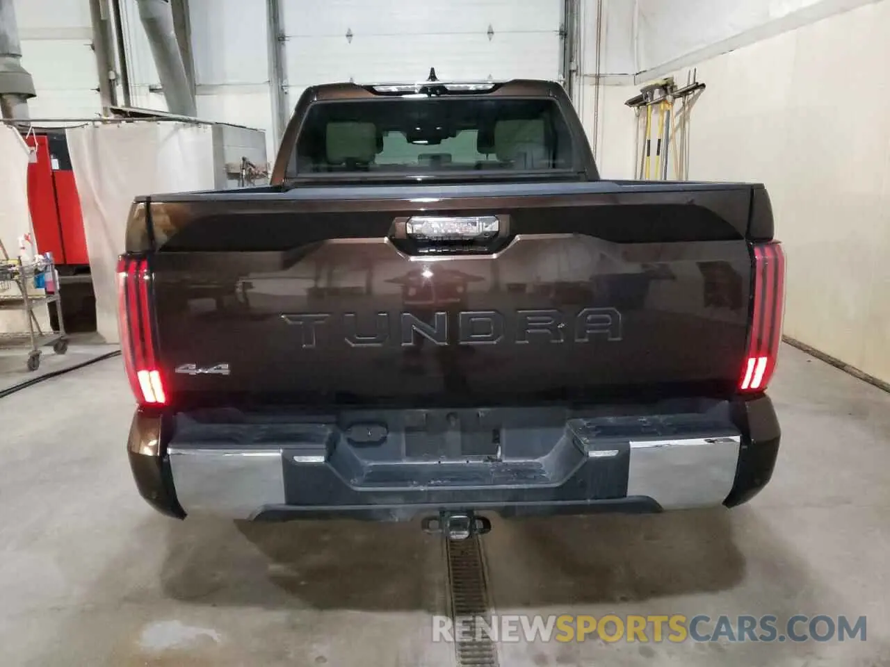 6 Photograph of a damaged car 5TFMC5DB3PX016065 TOYOTA TUNDRA 2023