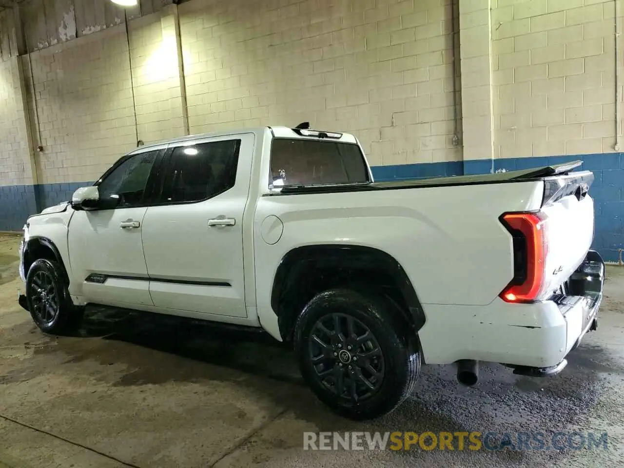 2 Photograph of a damaged car 5TFNC5DB5PX032370 TOYOTA TUNDRA 2023