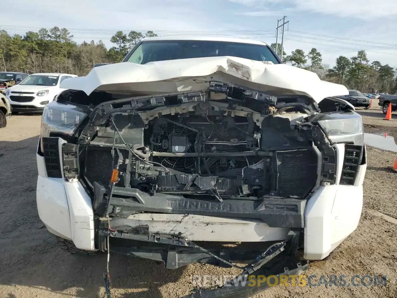 5 Photograph of a damaged car 5TFPC5DB5PX028778 TOYOTA TUNDRA 2023