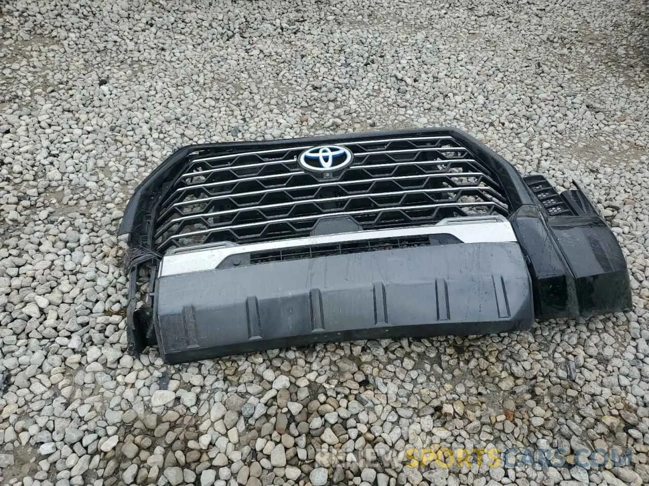 13 Photograph of a damaged car 5TFVC5DB5PX014189 TOYOTA TUNDRA 2023