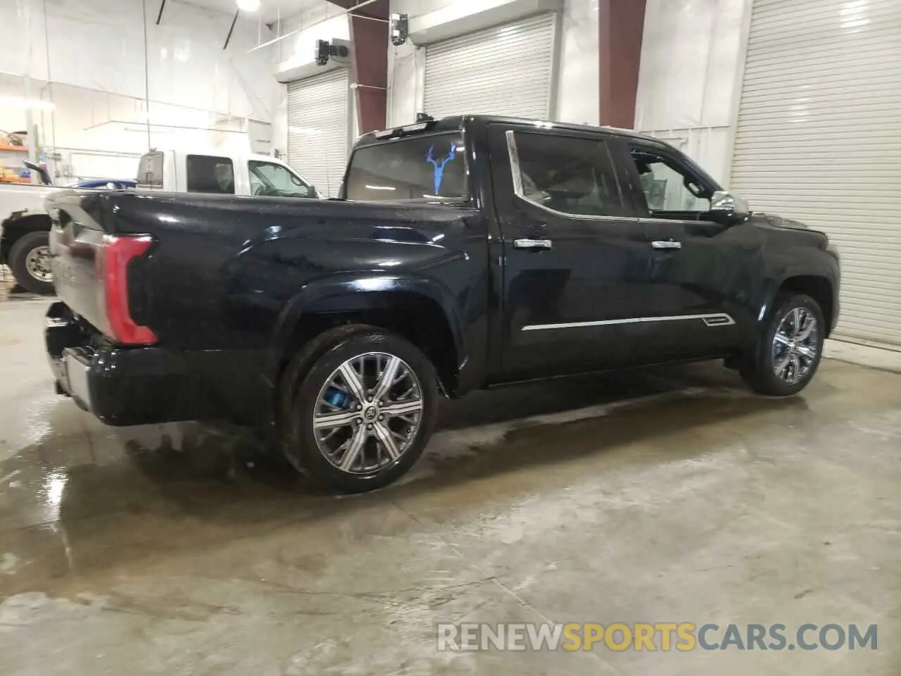 3 Фотография поврежденного автомобиля 5TFVC5DB5PX023944 TOYOTA TUNDRA 2023