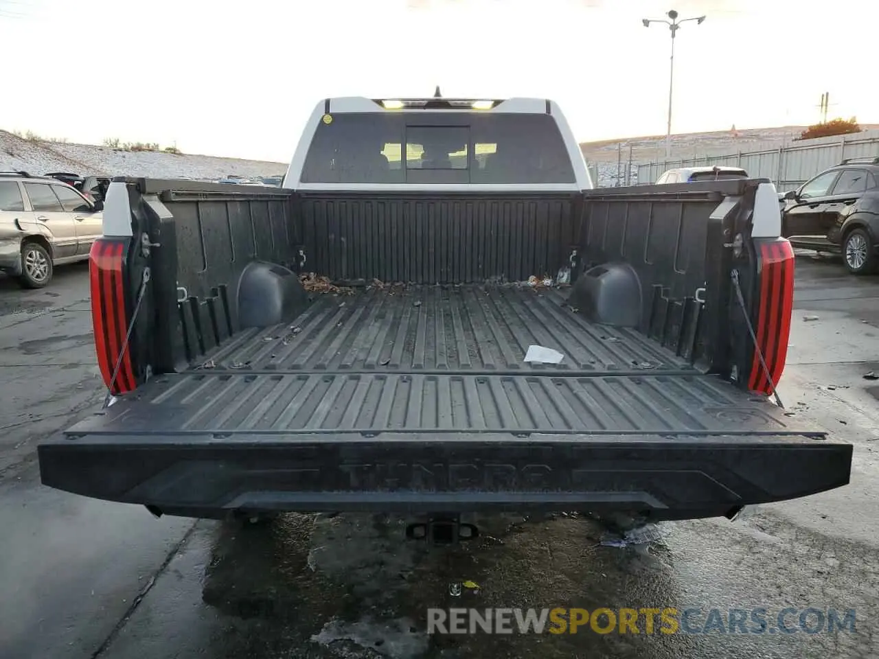 6 Фотография поврежденного автомобиля 5TFKB5DA4RX181272 TOYOTA TUNDRA 2024