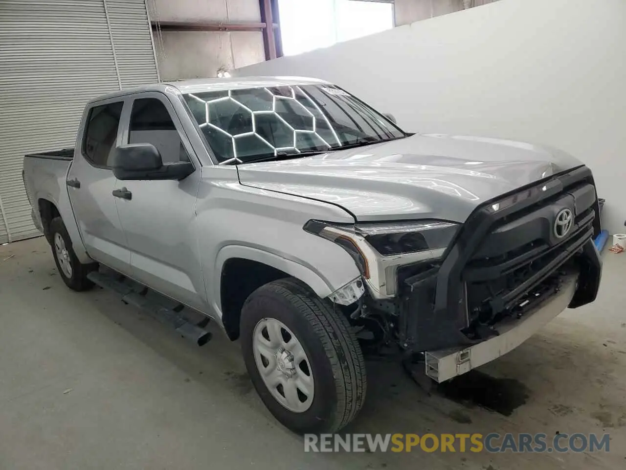 4 Photograph of a damaged car 5TFKB5DB3RX176041 TOYOTA TUNDRA 2024