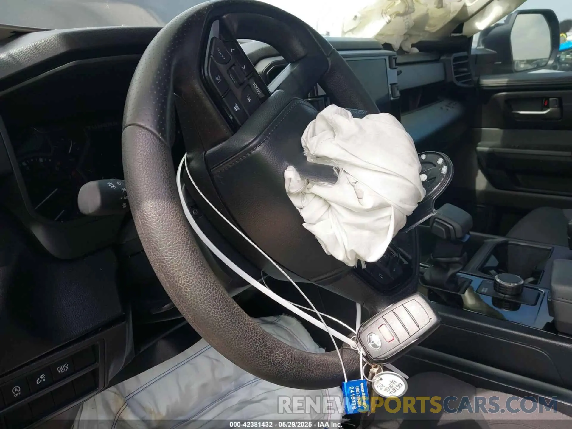 11 Фотография поврежденного автомобиля 5TFLA5AB2RX034534 TOYOTA TUNDRA 2024