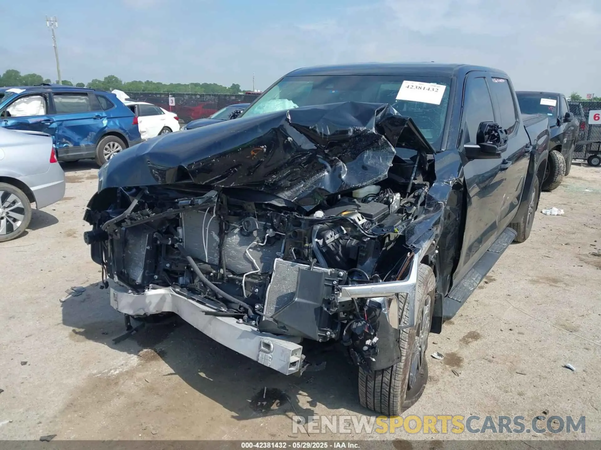 2 Фотография поврежденного автомобиля 5TFLA5AB2RX034534 TOYOTA TUNDRA 2024