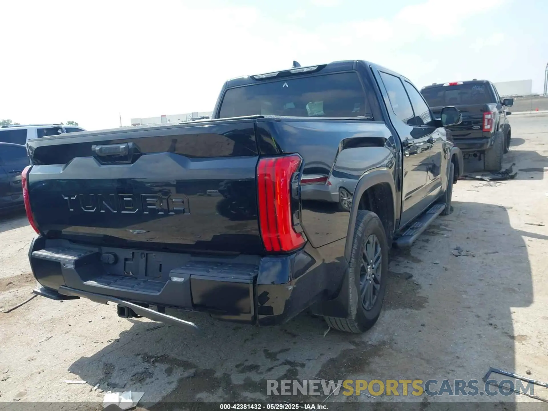 4 Фотография поврежденного автомобиля 5TFLA5AB2RX034534 TOYOTA TUNDRA 2024