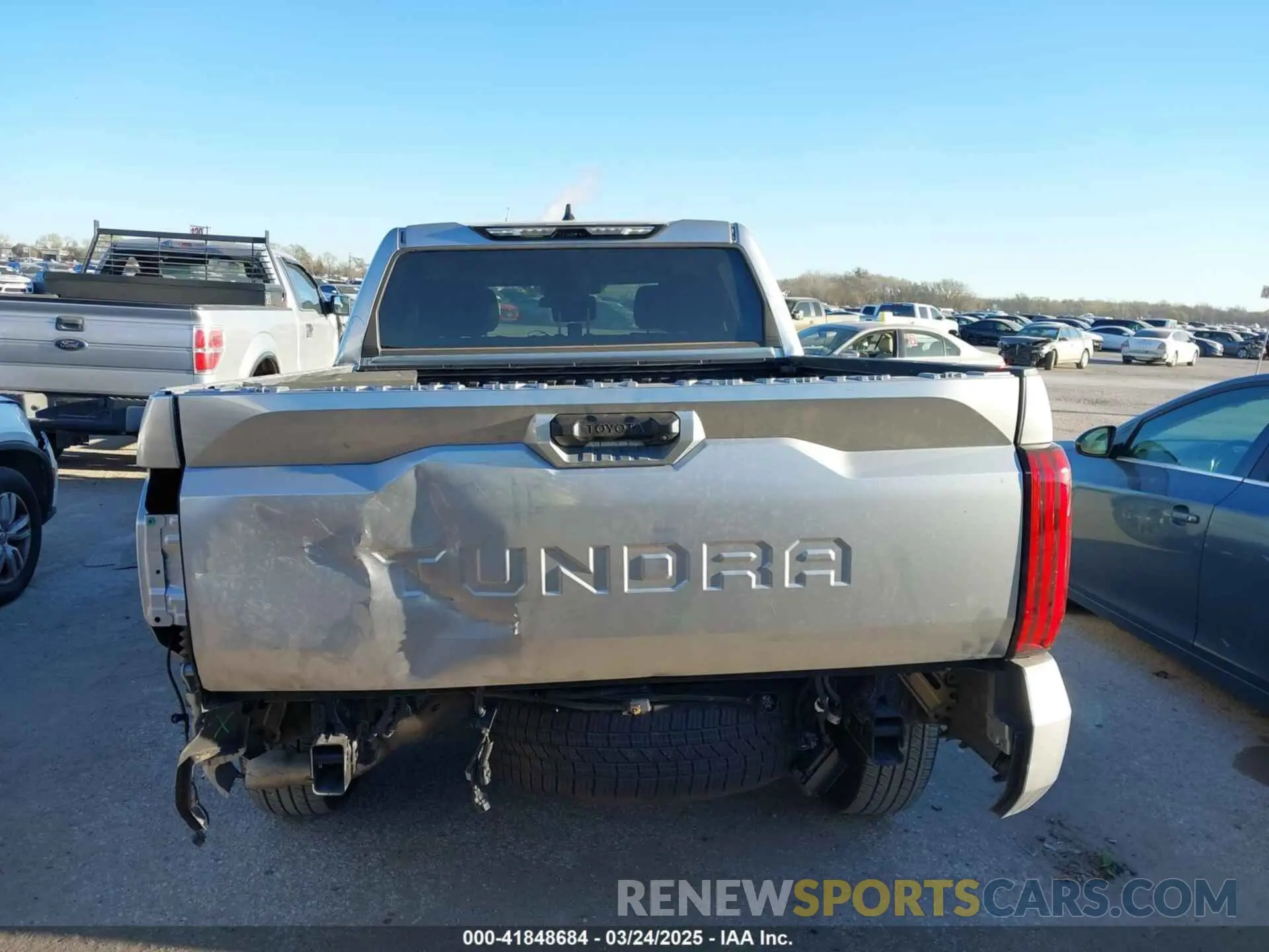 17 Фотография поврежденного автомобиля 5TFLA5ABXRX032188 TOYOTA TUNDRA 2024