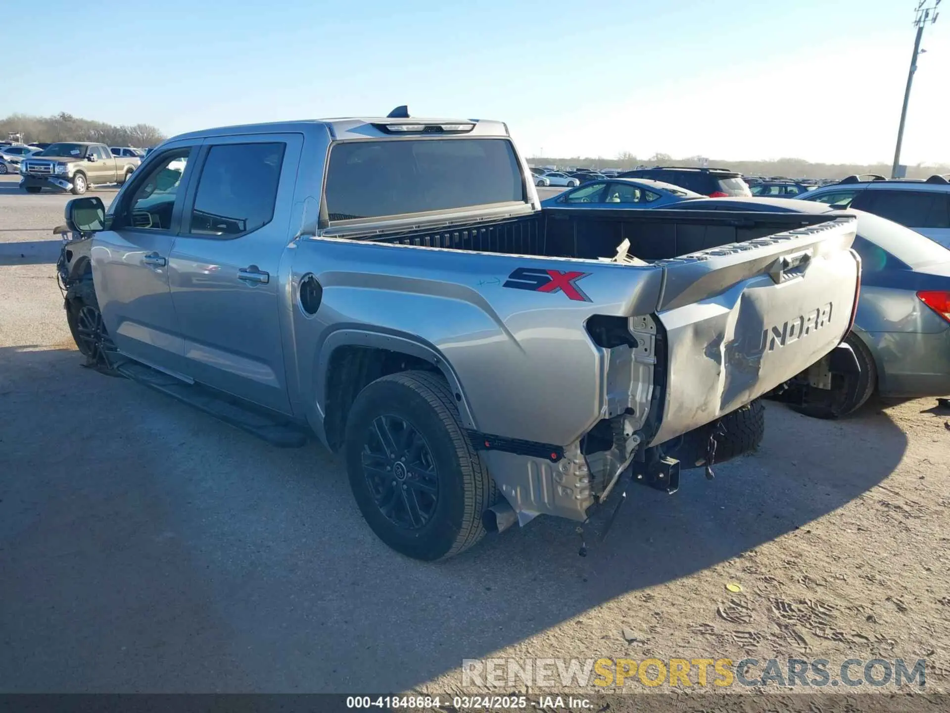 3 Фотография поврежденного автомобиля 5TFLA5ABXRX032188 TOYOTA TUNDRA 2024