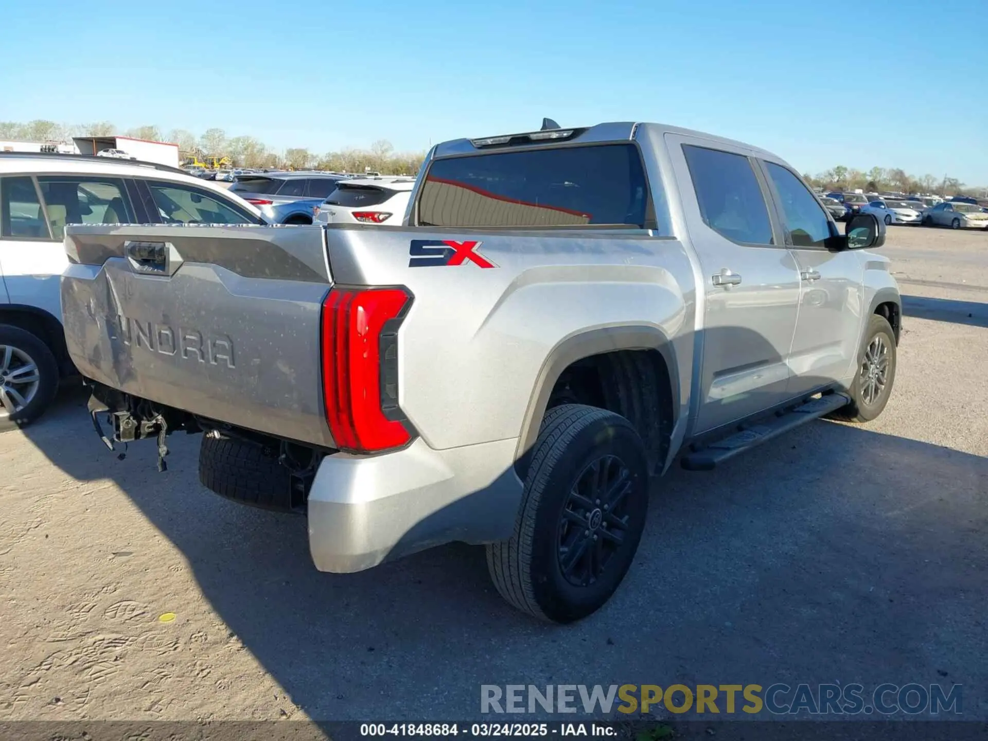 4 Фотография поврежденного автомобиля 5TFLA5ABXRX032188 TOYOTA TUNDRA 2024