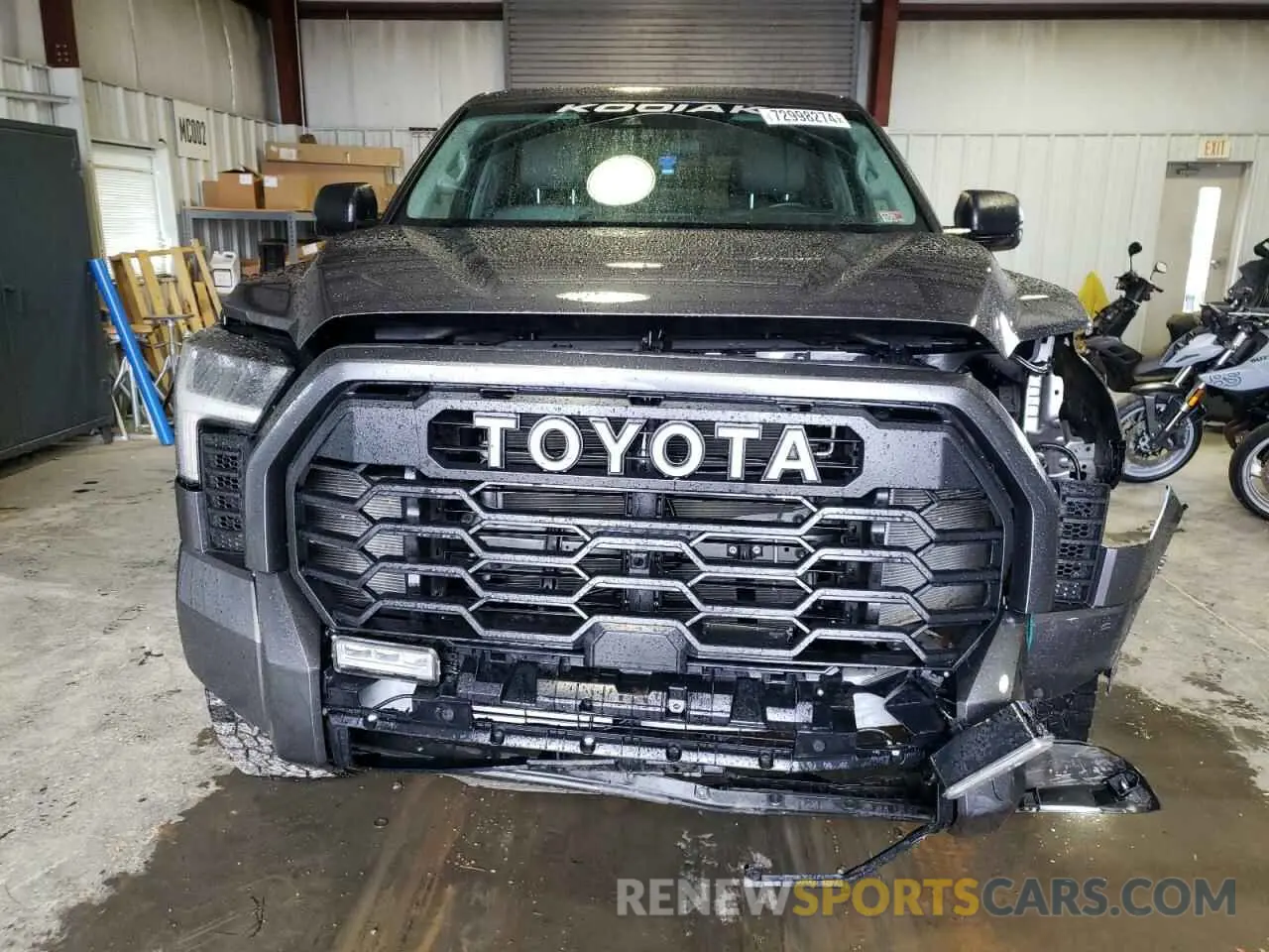 5 Photograph of a damaged car 5TFLA5DA0RX138703 TOYOTA TUNDRA 2024
