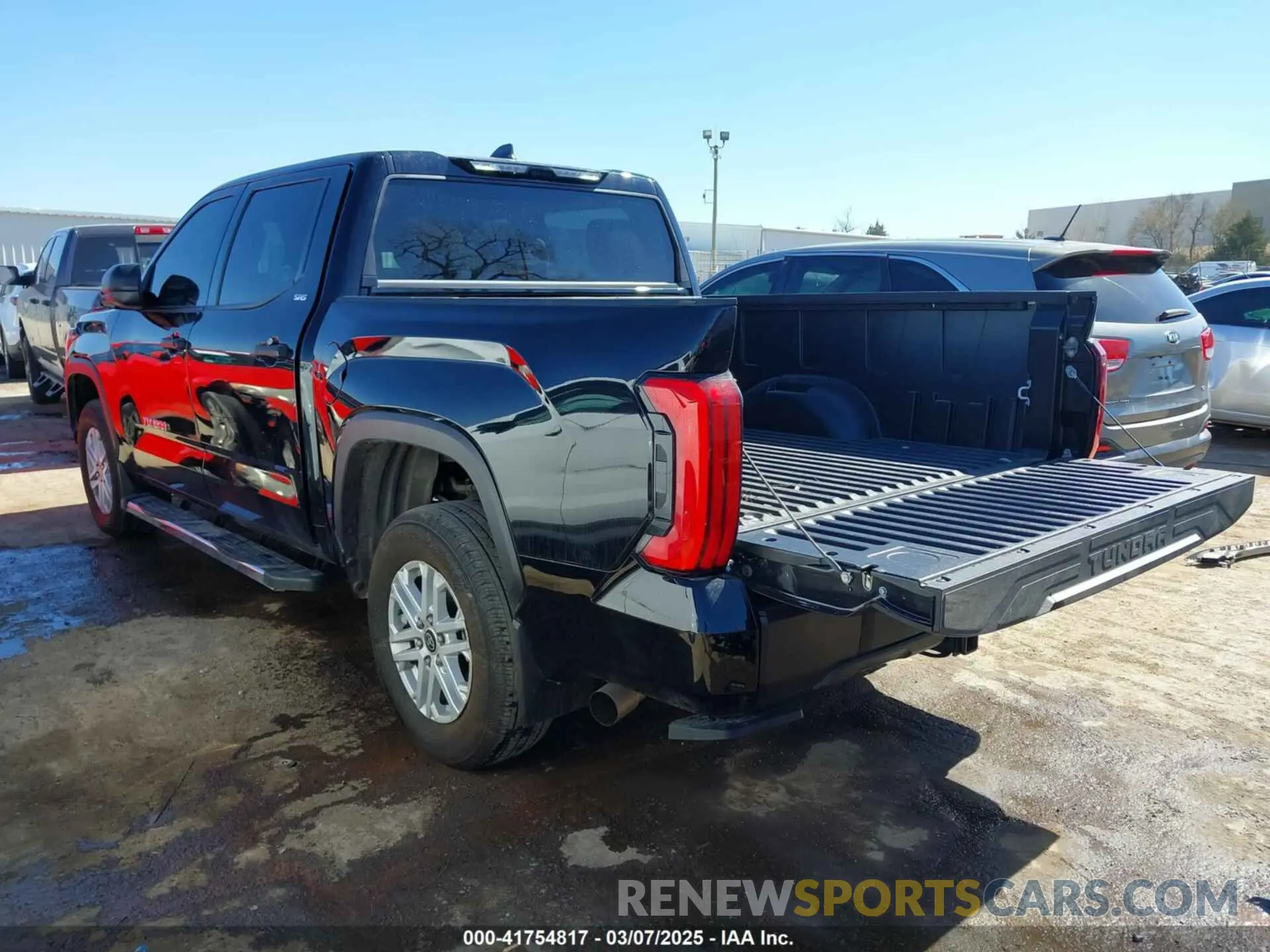 3 Фотография поврежденного автомобиля 5TFLA5DB0RX171418 TOYOTA TUNDRA 2024