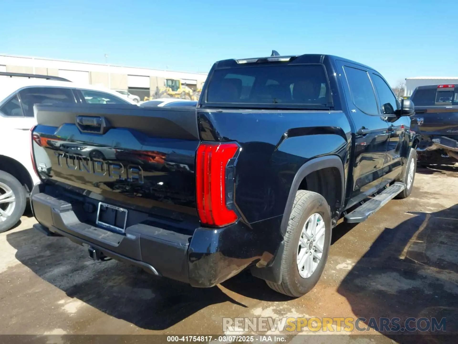 4 Фотография поврежденного автомобиля 5TFLA5DB0RX171418 TOYOTA TUNDRA 2024