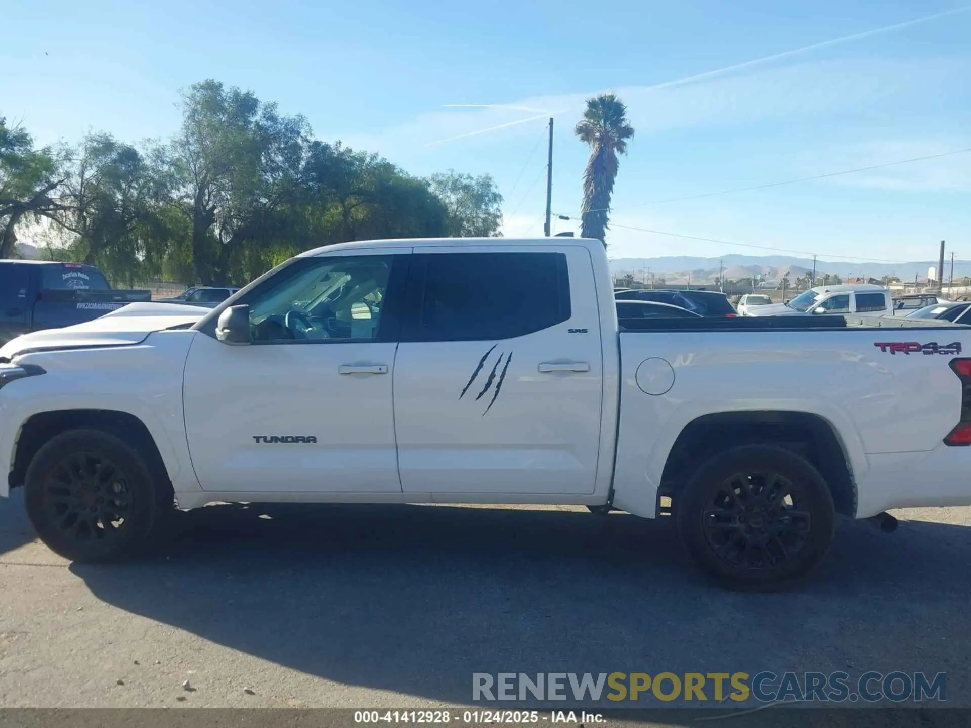 15 Photograph of a damaged car 5TFLA5DB0RX211156 TOYOTA TUNDRA 2024