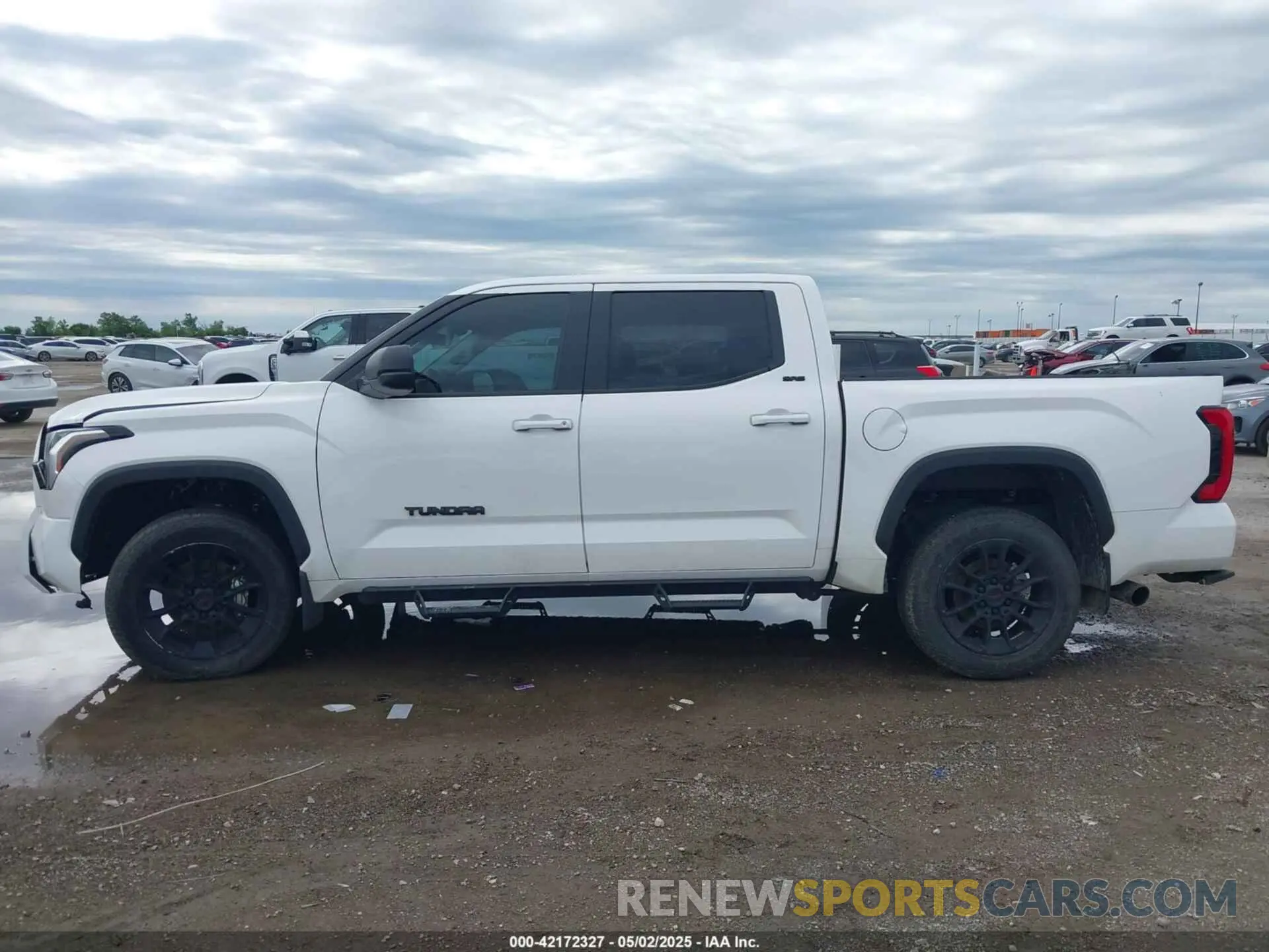 14 Фотография поврежденного автомобиля 5TFLA5DB2RX210767 TOYOTA TUNDRA 2024