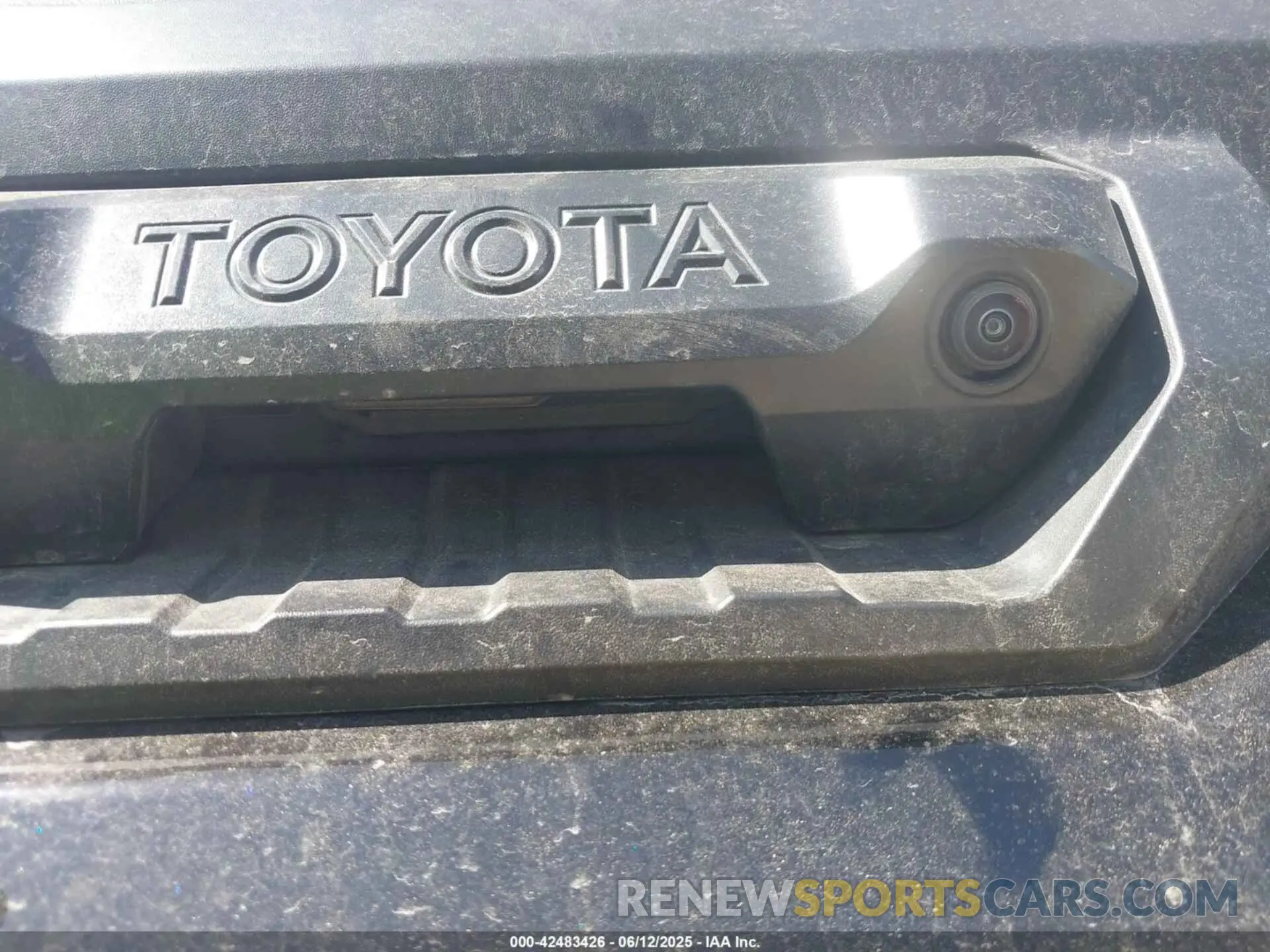 17 Photograph of a damaged car 5TFLA5DB3RX216951 TOYOTA TUNDRA 2024