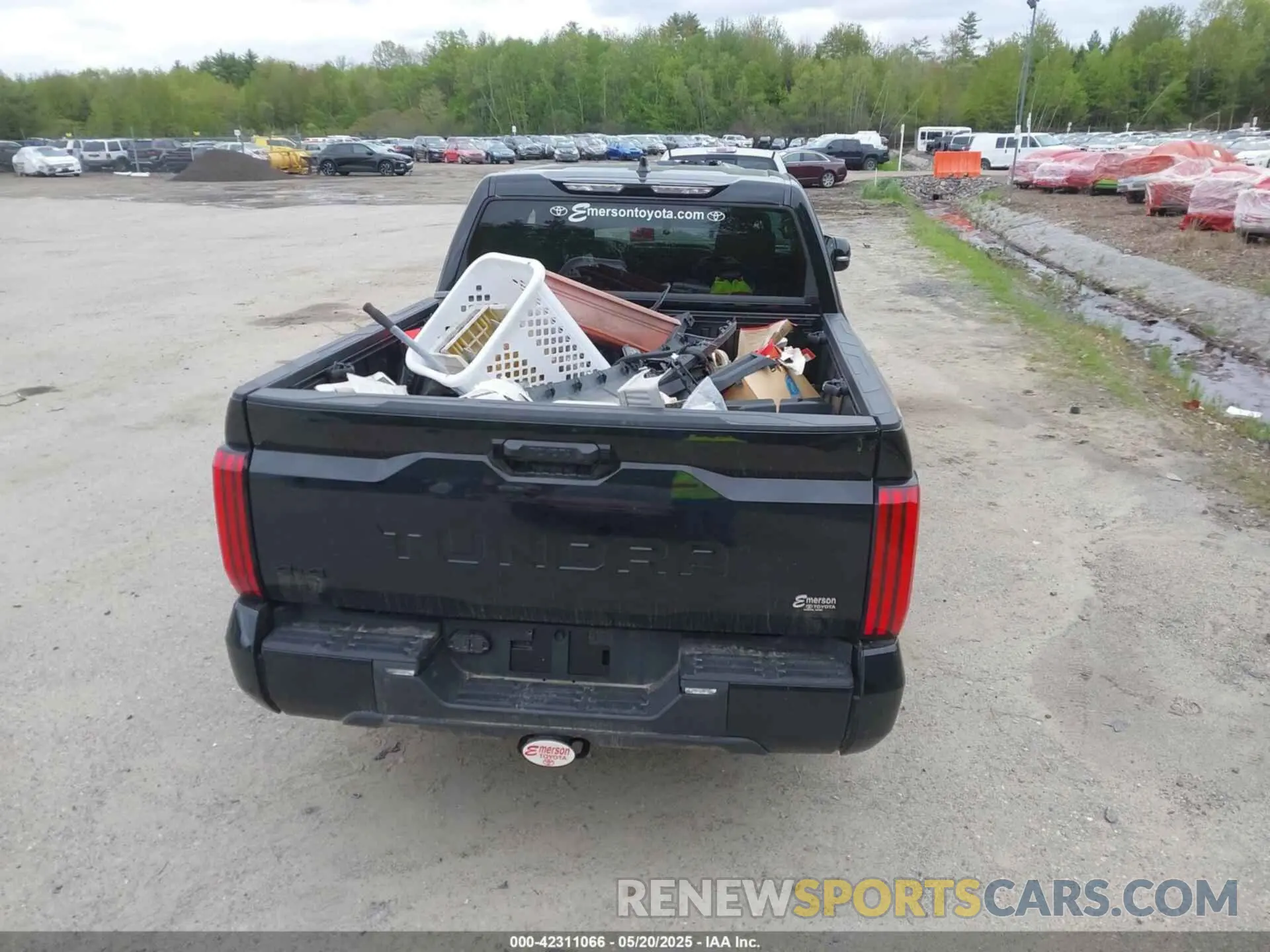 17 Photograph of a damaged car 5TFLA5DB4RX212570 TOYOTA TUNDRA 2024