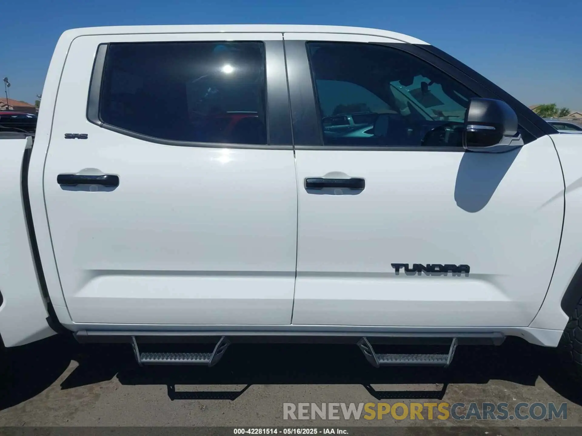 14 Photograph of a damaged car 5TFLA5DB9RX134061 TOYOTA TUNDRA 2024
