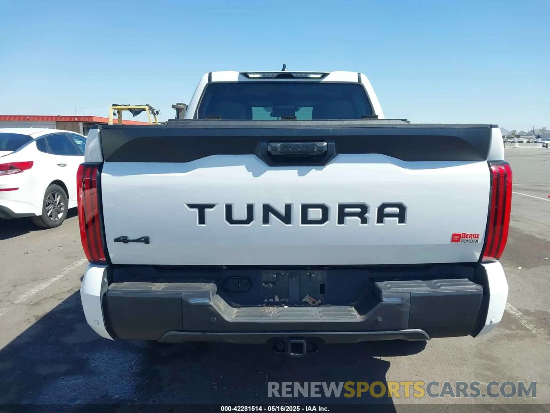 17 Photograph of a damaged car 5TFLA5DB9RX134061 TOYOTA TUNDRA 2024
