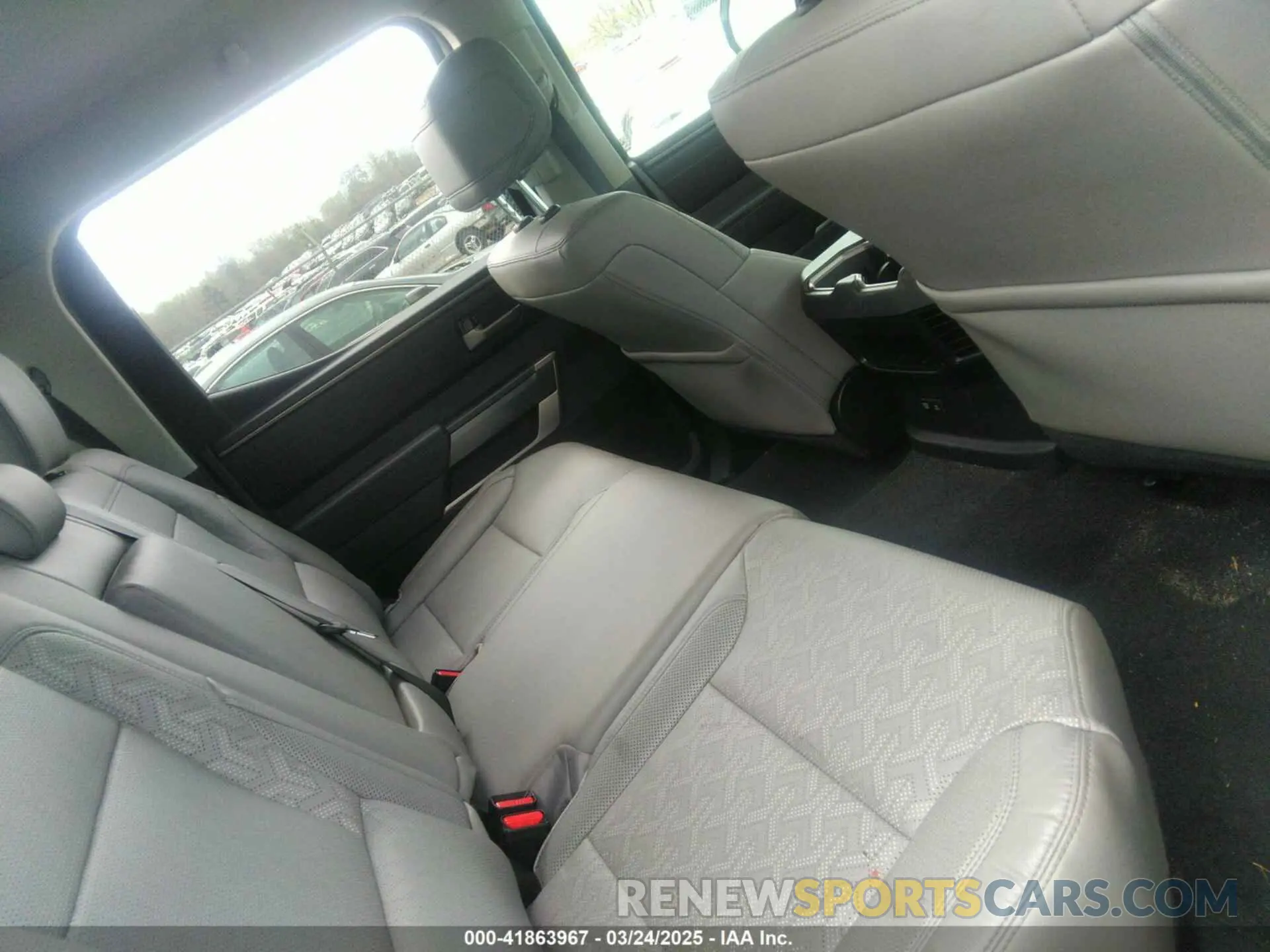 8 Фотография поврежденного автомобиля 5TFLA5DB9RX141205 TOYOTA TUNDRA 2024