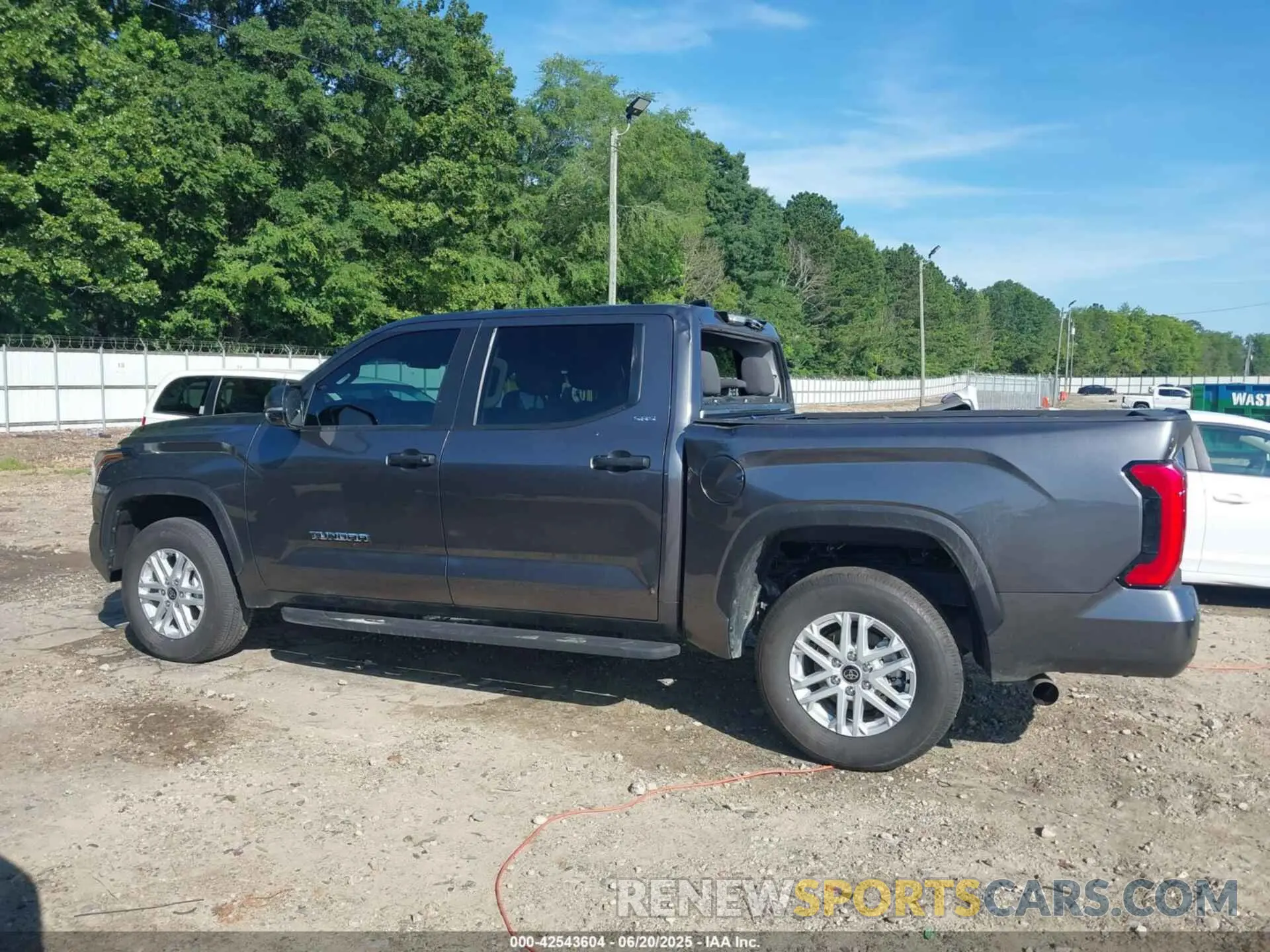 14 Фотография поврежденного автомобиля 5TFLA5DB9RX186452 TOYOTA TUNDRA 2024