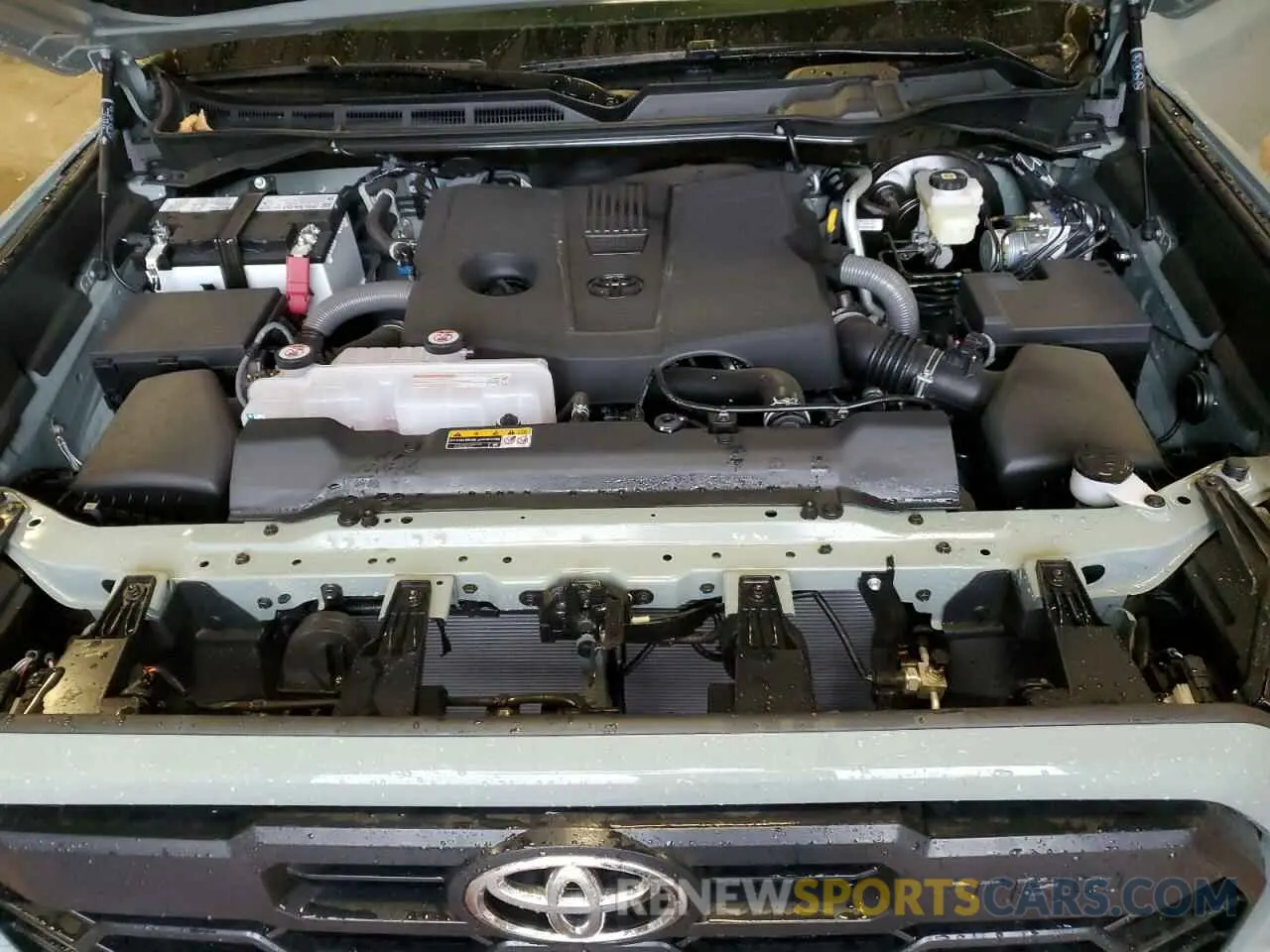 11 Photograph of a damaged car 5TFLA5DB9RX233673 TOYOTA TUNDRA 2024