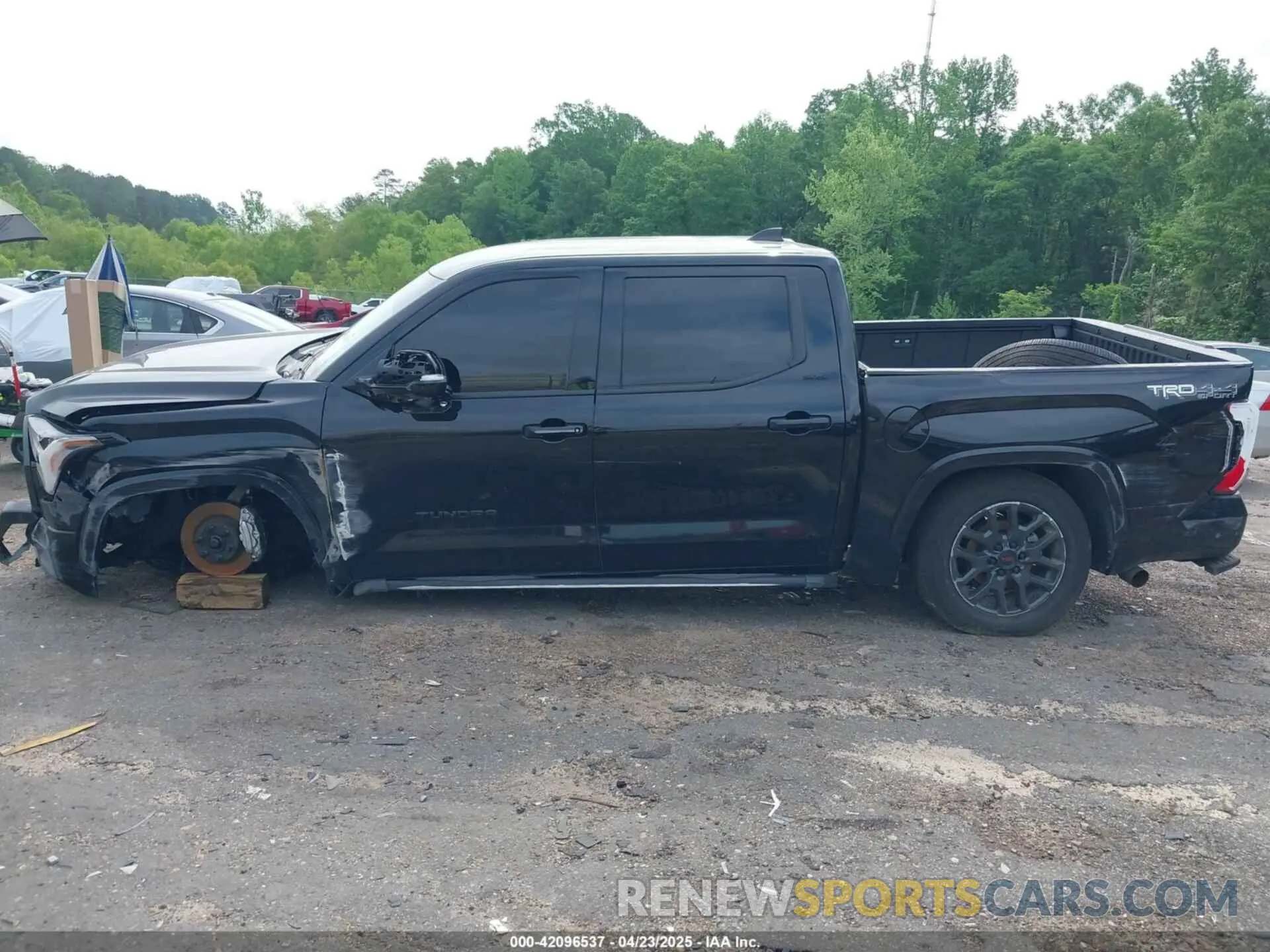 14 Photograph of a damaged car 5TFLA5DBXRX209303 TOYOTA TUNDRA 2024