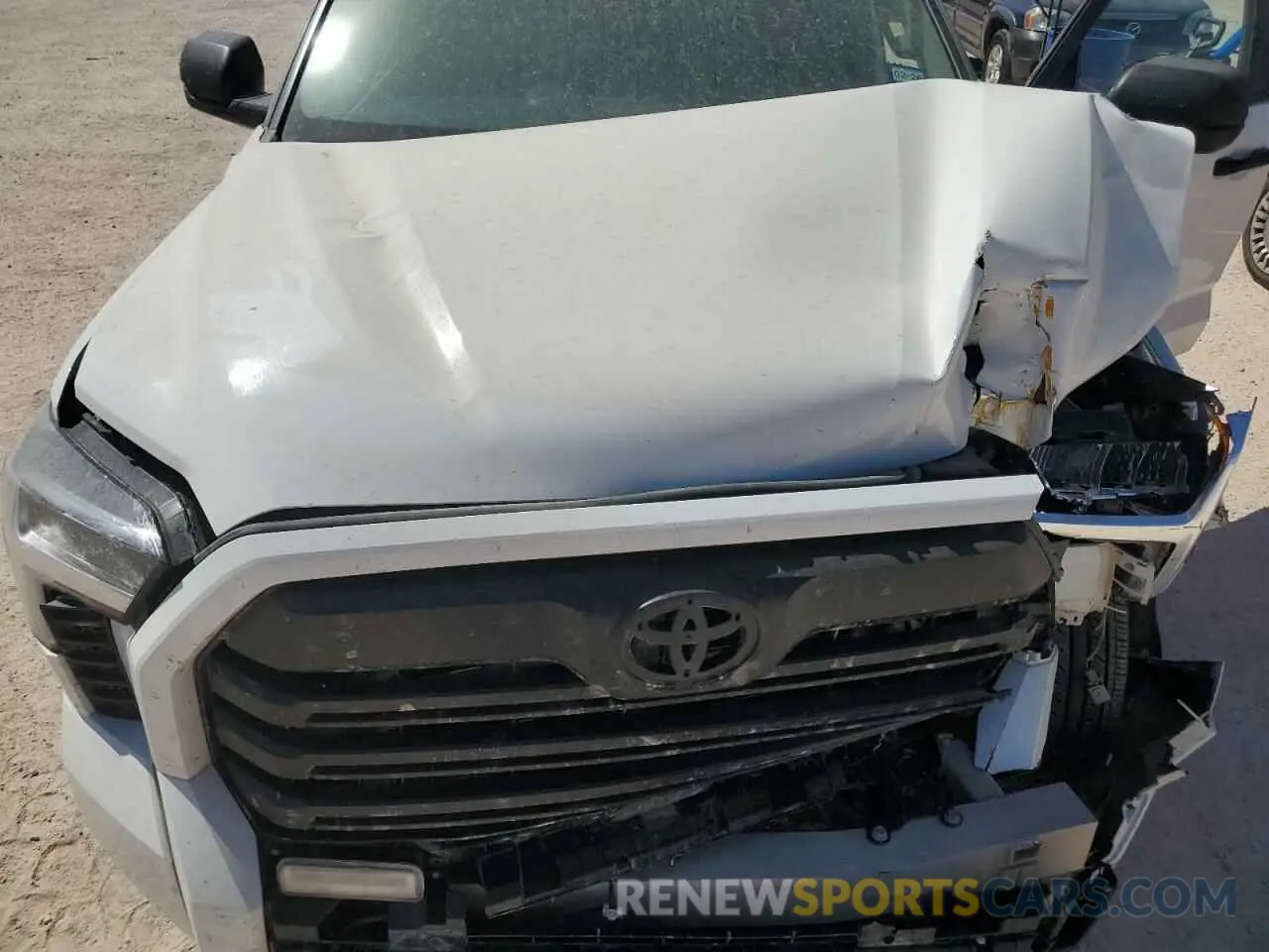 11 Photograph of a damaged car 5TFLA5EC1RX026640 TOYOTA TUNDRA 2024
