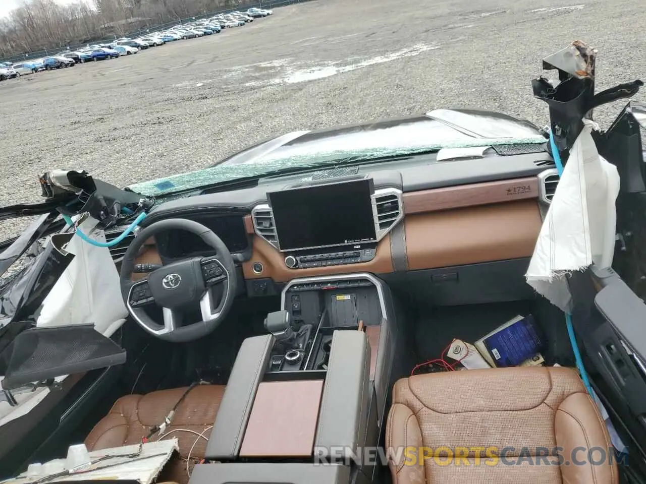 8 Фотография поврежденного автомобиля 5TFMA5DB4RX185682 TOYOTA TUNDRA 2024
