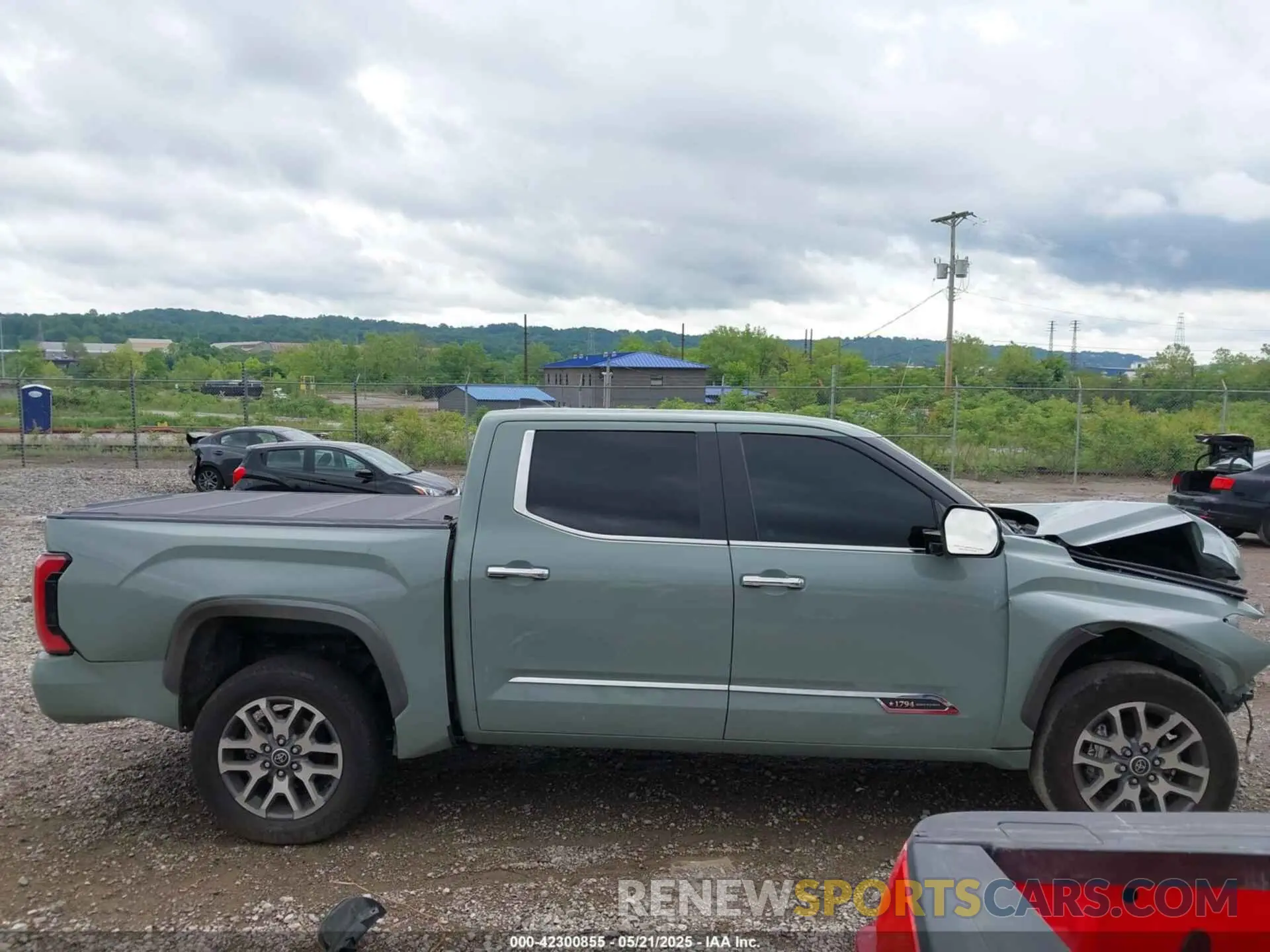 13 Photograph of a damaged car 5TFMA5DB7RX237449 TOYOTA TUNDRA 2024