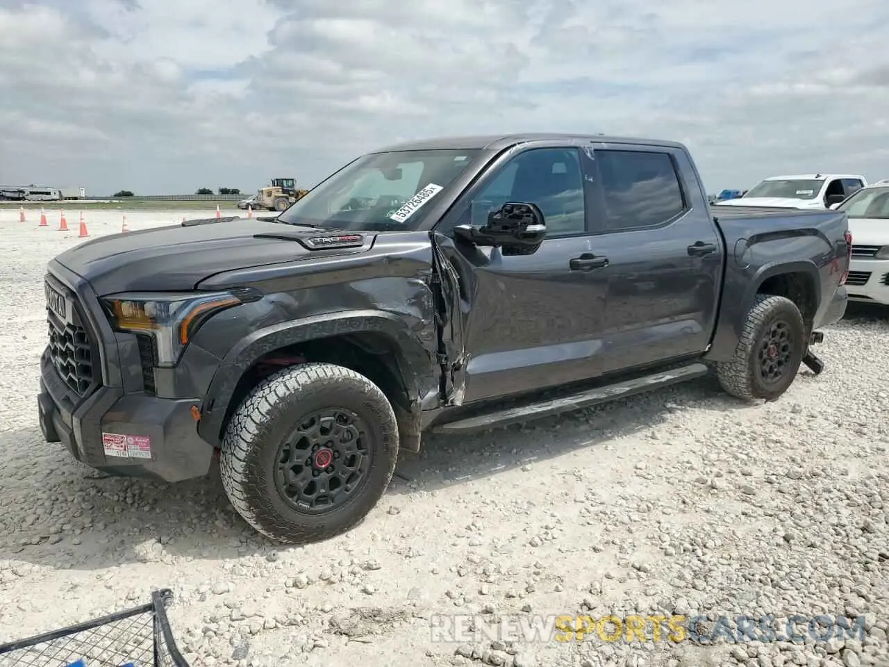 1 Фотография поврежденного автомобиля 5TFPC5DBXRX052870 TOYOTA TUNDRA 2024
