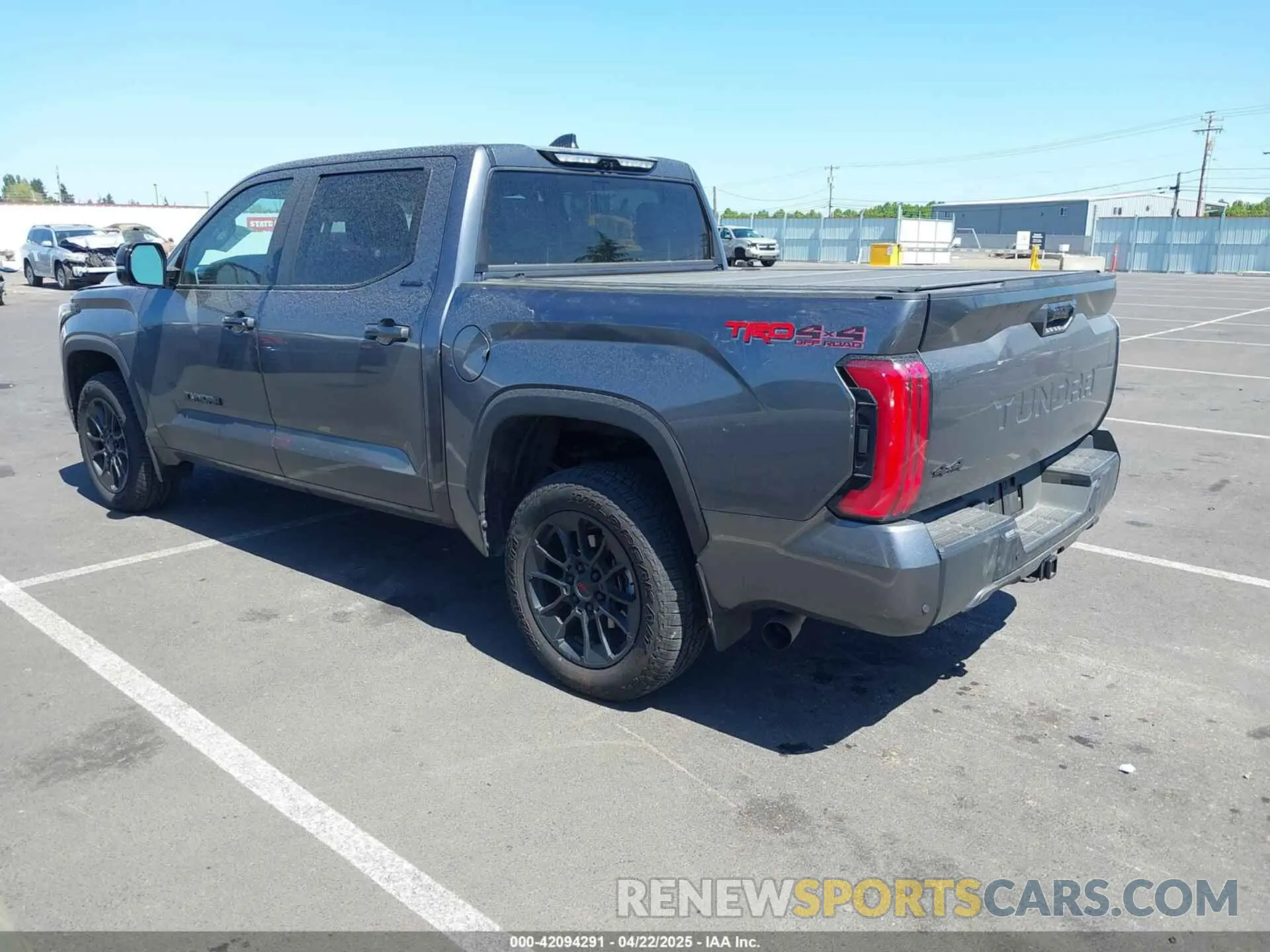 3 Фотография поврежденного автомобиля 5TFWA5DB1RX237763 TOYOTA TUNDRA 2024