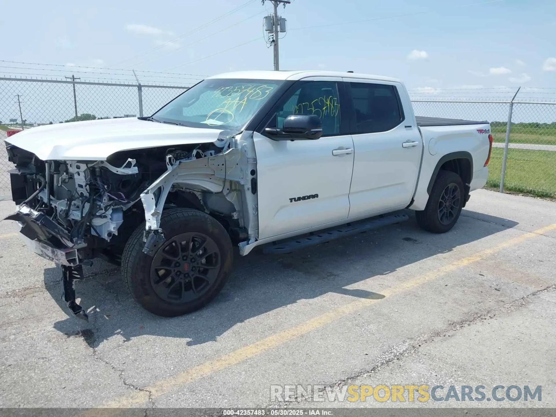 2 Photograph of a damaged car 5TFWA5DB2RX211026 TOYOTA TUNDRA 2024