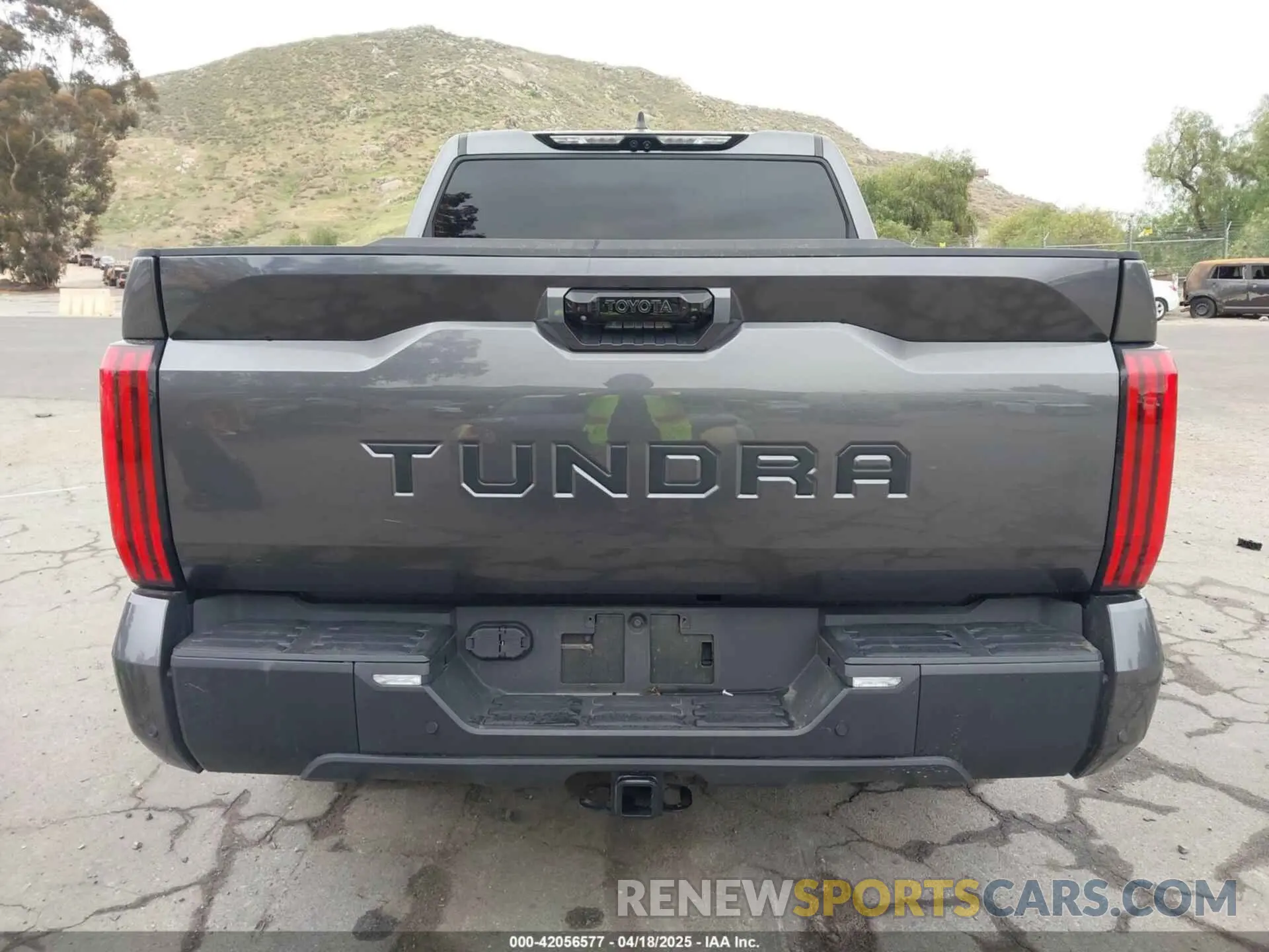15 Photograph of a damaged car 5TFWA5DB4RX228135 TOYOTA TUNDRA 2024