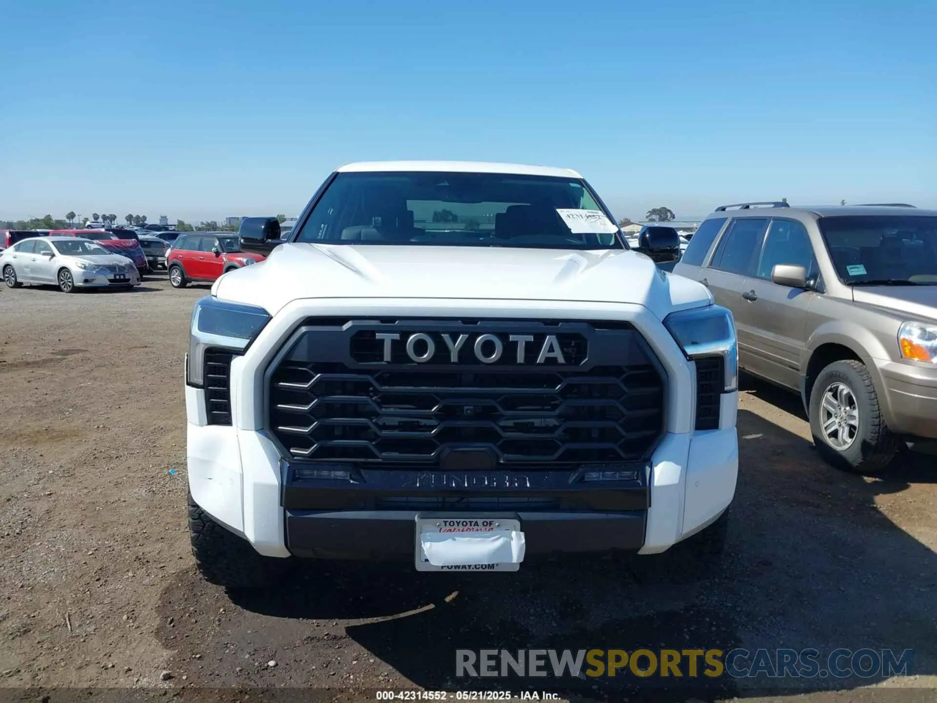 12 Фотография поврежденного автомобиля 5TFWA5DB5RX185795 TOYOTA TUNDRA 2024