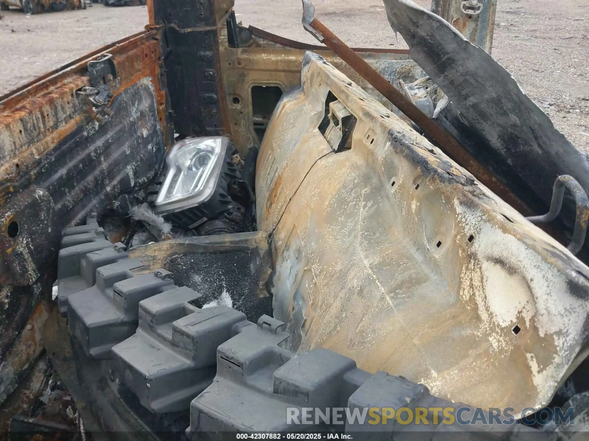 8 Фотография поврежденного автомобиля 5TFWA5DB9RX232262 TOYOTA TUNDRA 2024