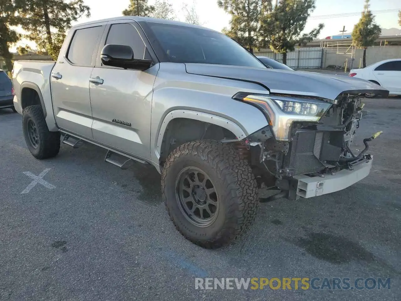 4 Photograph of a damaged car 5TFWA5DBXRX145034 TOYOTA TUNDRA 2024