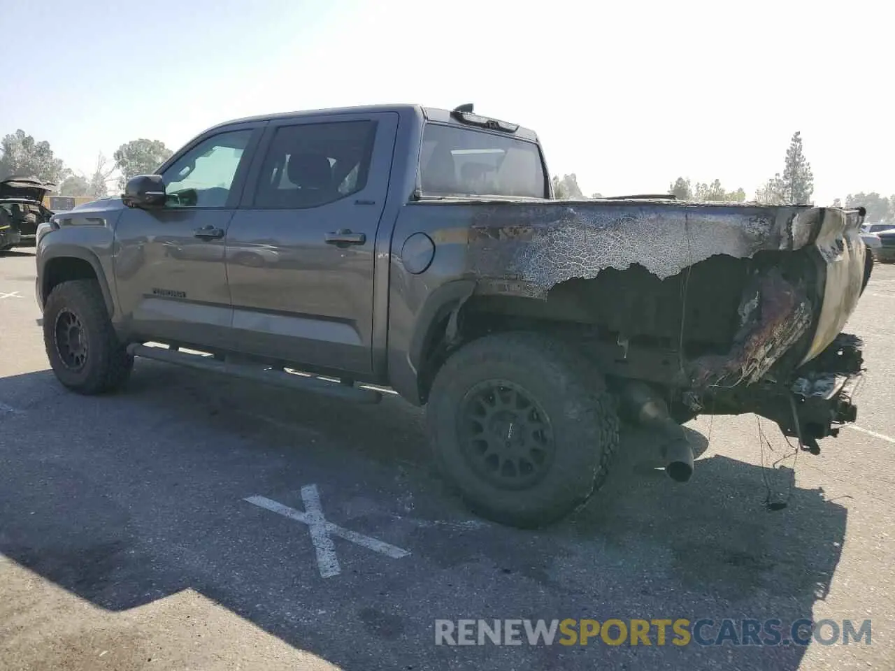 2 Фотография поврежденного автомобиля 5TFWC5DB9RX049731 TOYOTA TUNDRA 2024