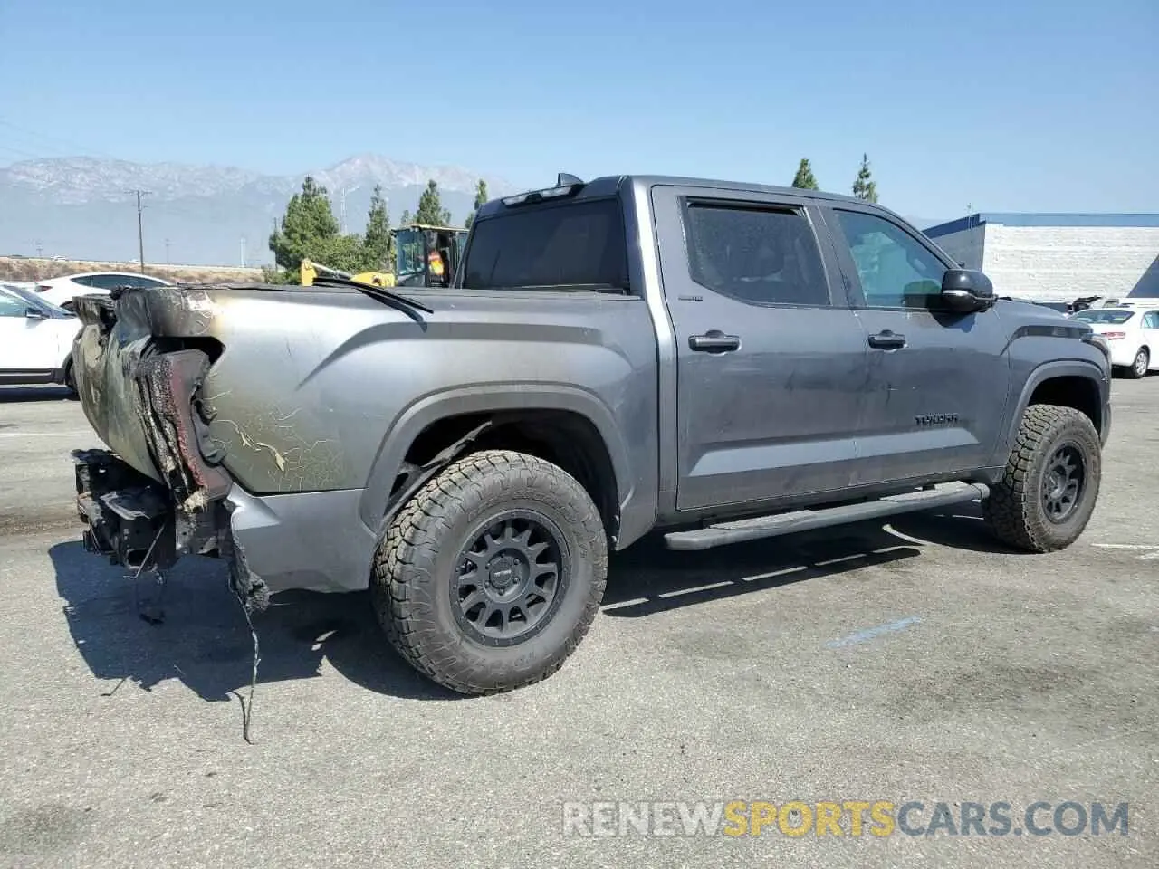 3 Фотография поврежденного автомобиля 5TFWC5DB9RX049731 TOYOTA TUNDRA 2024