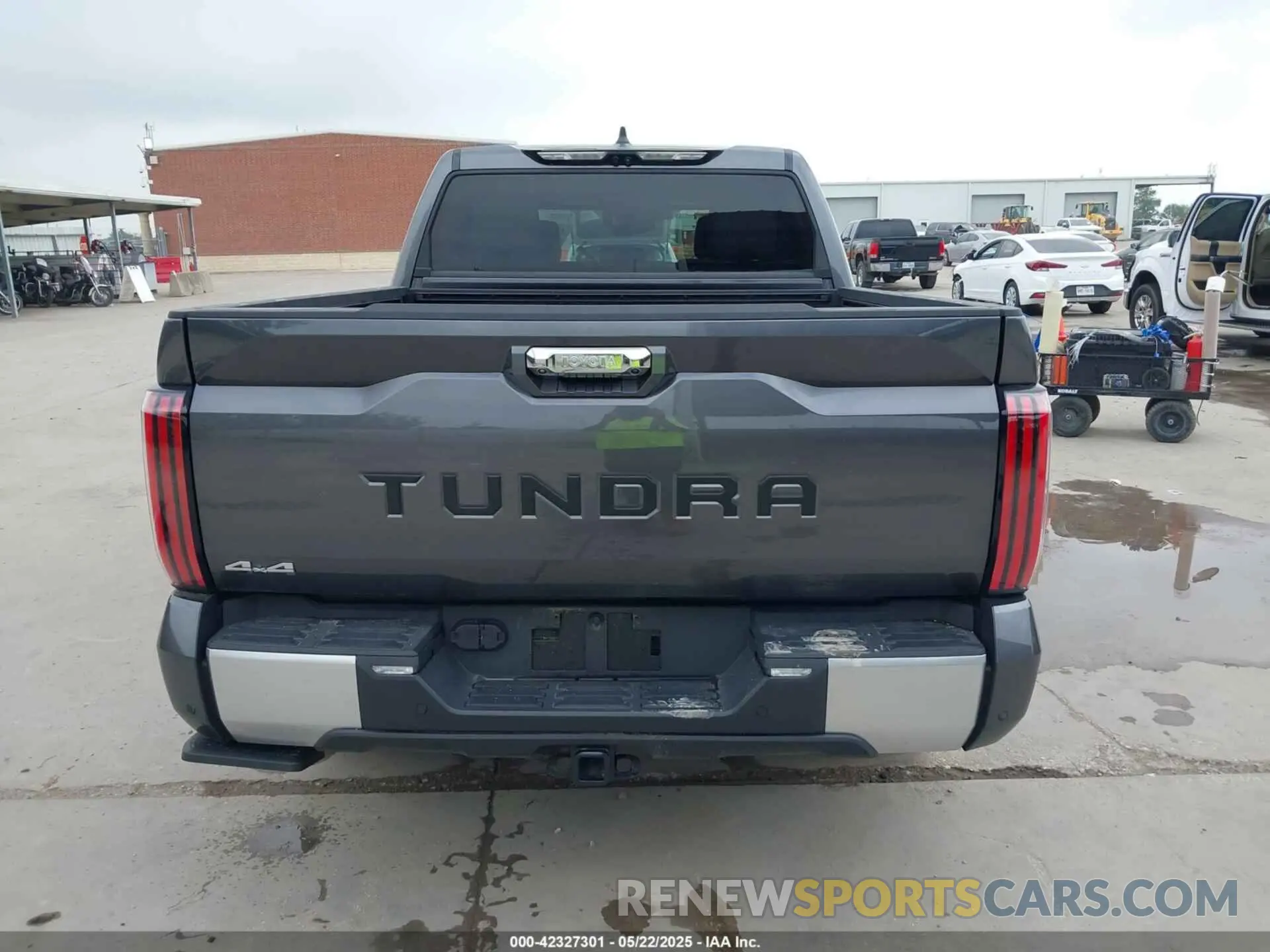 17 Photograph of a damaged car 5TFJA5DB3SX245153 TOYOTA TUNDRA 2025